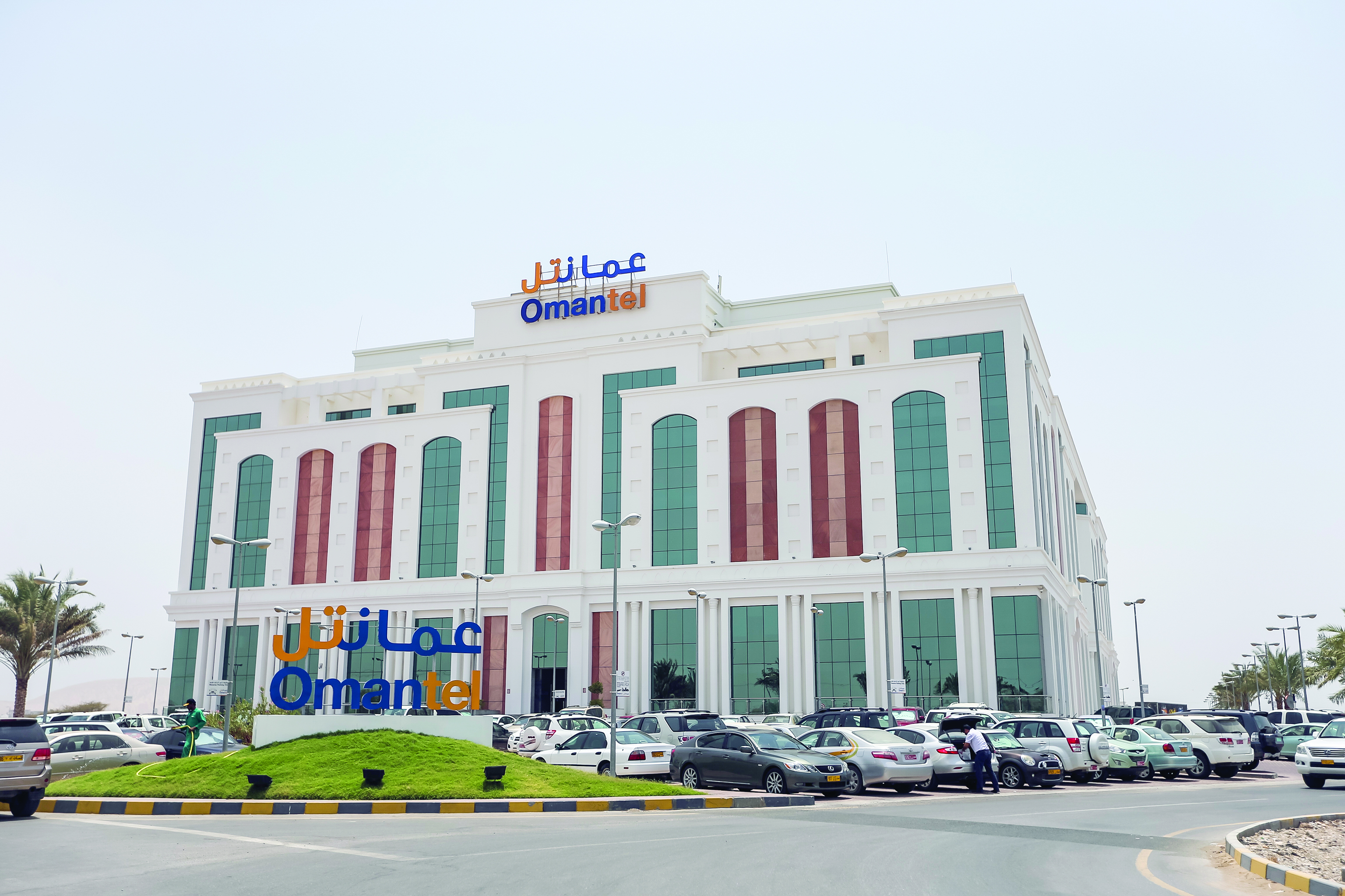 عمانتل تدعم الاستراتيجية الوطنية والرؤية الشاملة للبحث العلمي