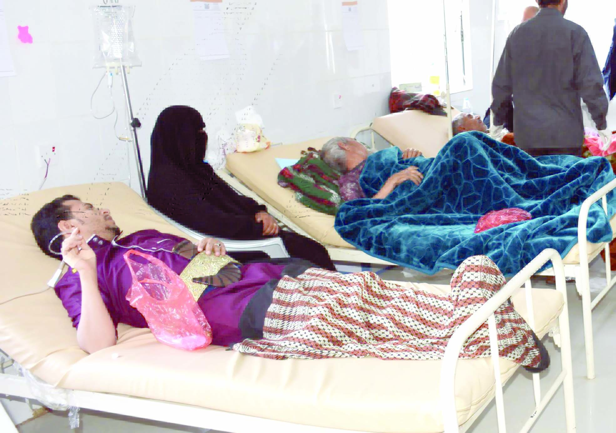 التهاب السحايا والجدري يؤازران الكوليرا في حصد الأرواح 

«الأوبئة» تزيد معاناة اليمنيين