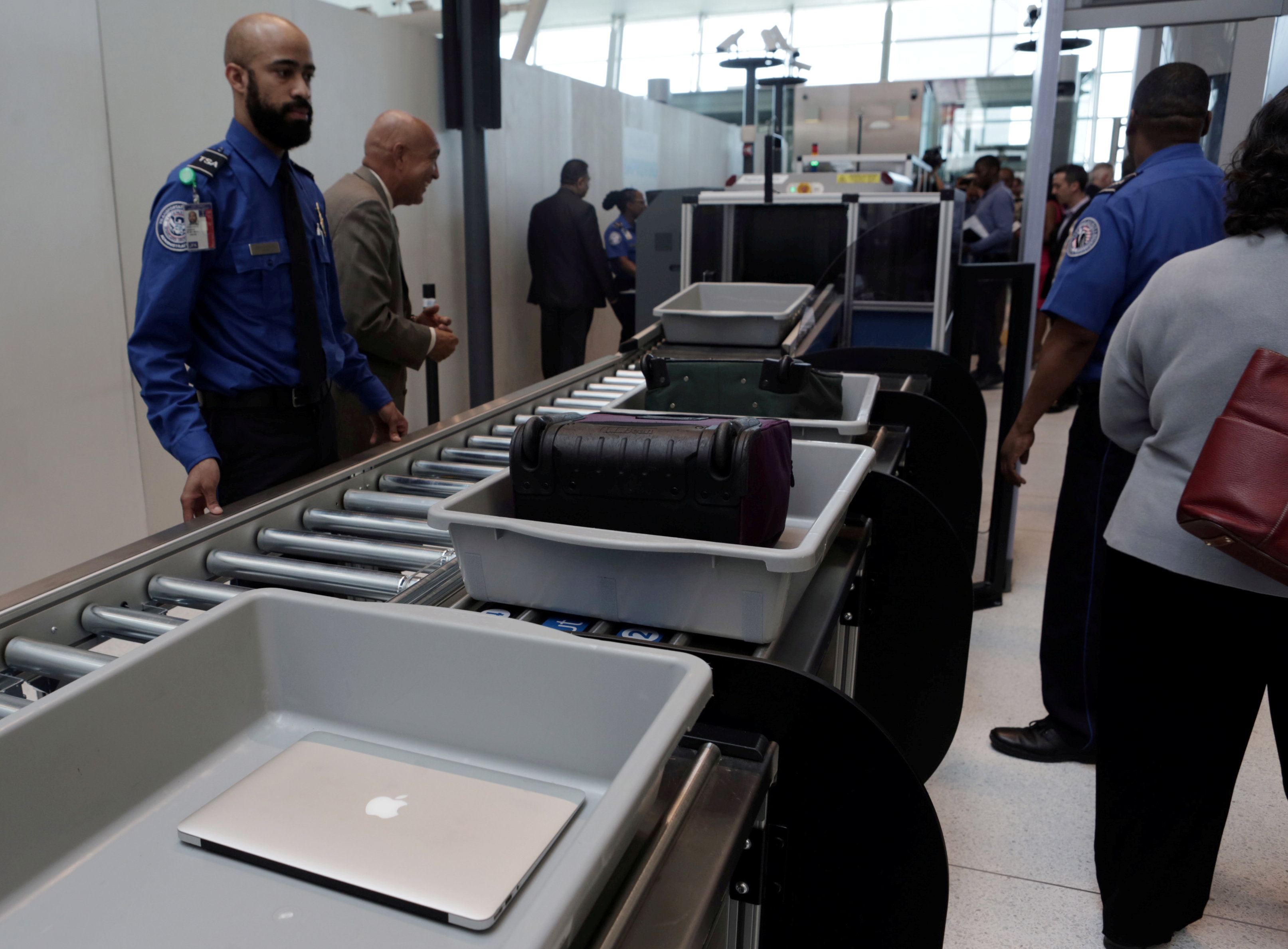 U.S. lifts laptop restriction for flights from Abu Dhabi