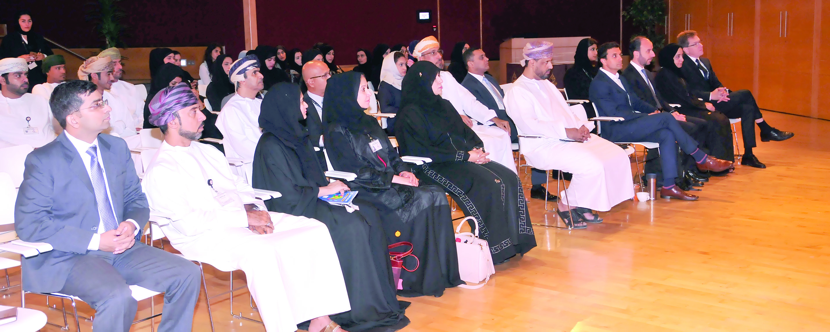 بنك مسقط ينظم حلقات عمل لتطوير منتجـات تدعـم البيئة في السلطنة