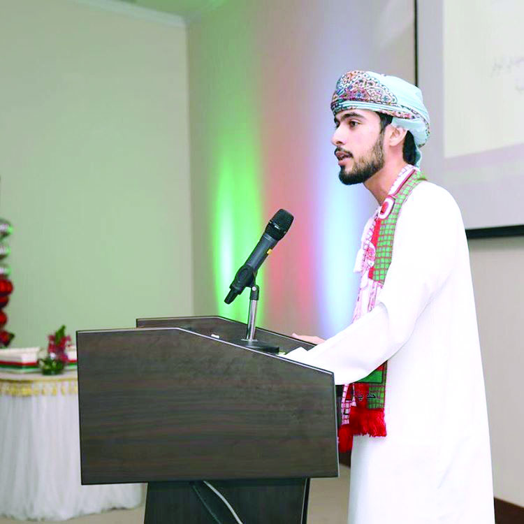 الشاعر يوسف الكمالي: على شعراء العصر التفكير بهموم الناس والكتابة بلغتهم