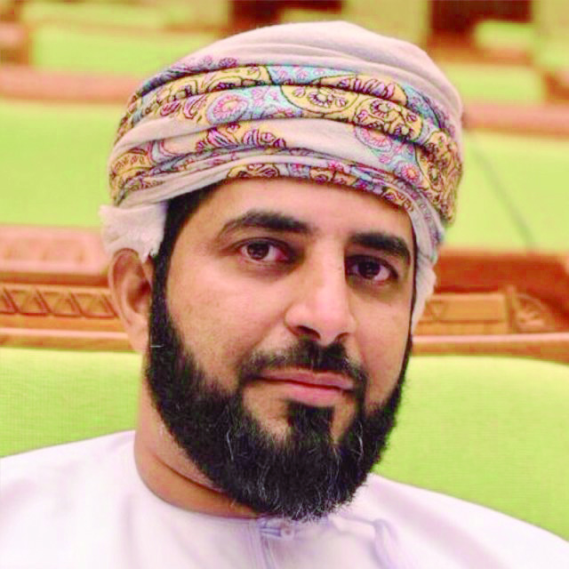 رئيس لجنة الشباب والموارد البشرية بمجلس الشورى لـ«الشبيبة»:

التعمين في الوظائف القيادية قابل للتنفيذ