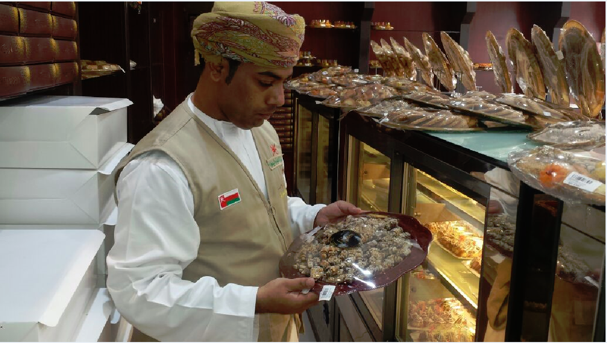 حملات تفتيش على محلات الحلويات بالخابورة