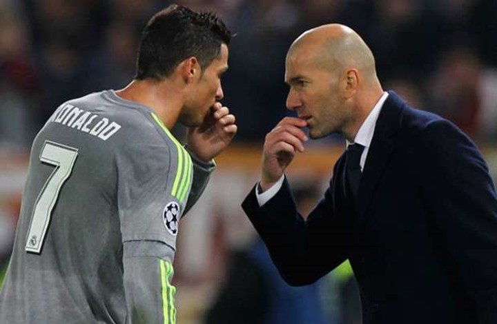 رسالة زيدان إلى رونالدو تشعل غضب لاعبي ريال مدريد