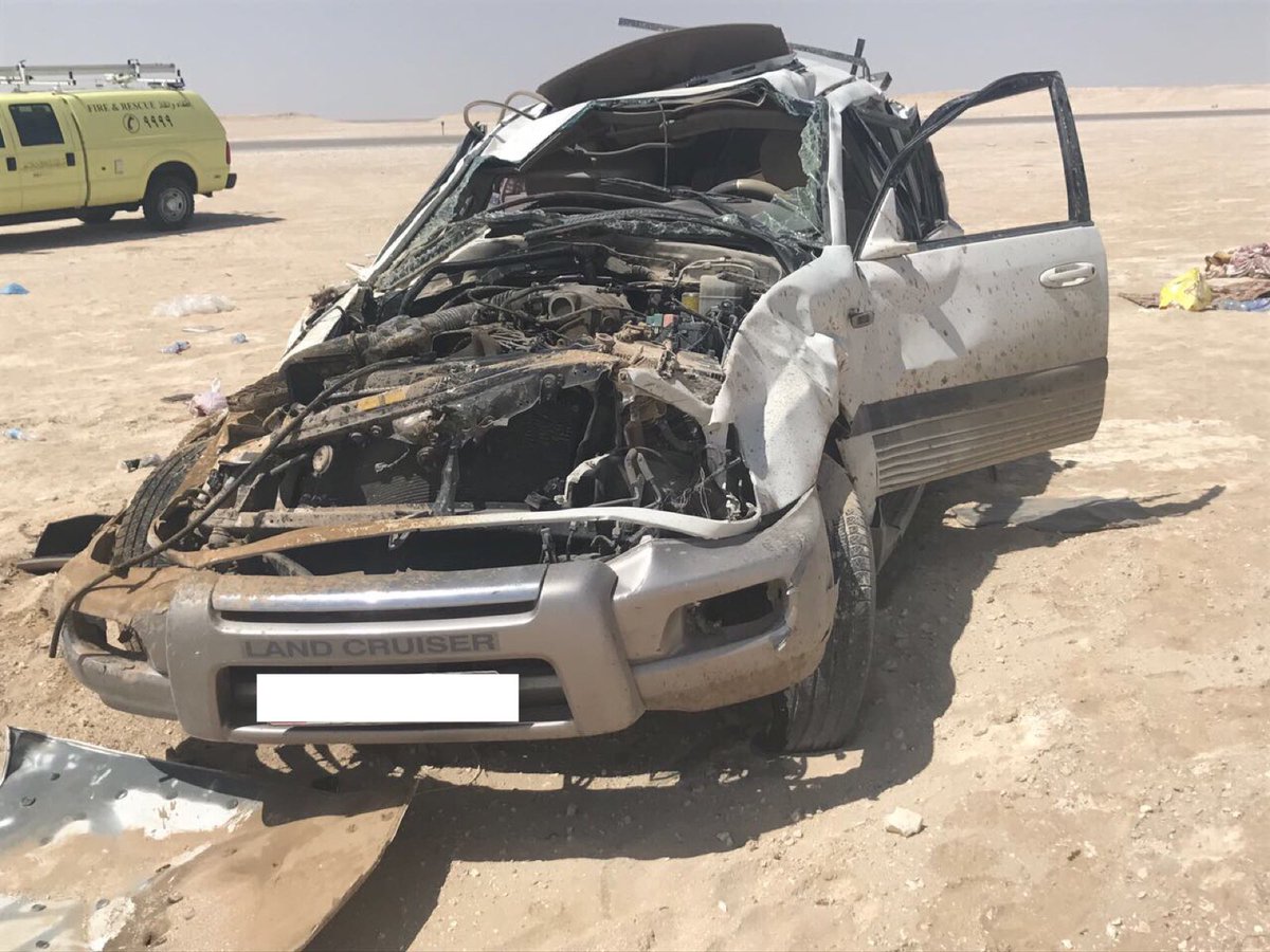 إصابة 9 أشخاص من أسرة عمانية في حادث تدهور مركبة