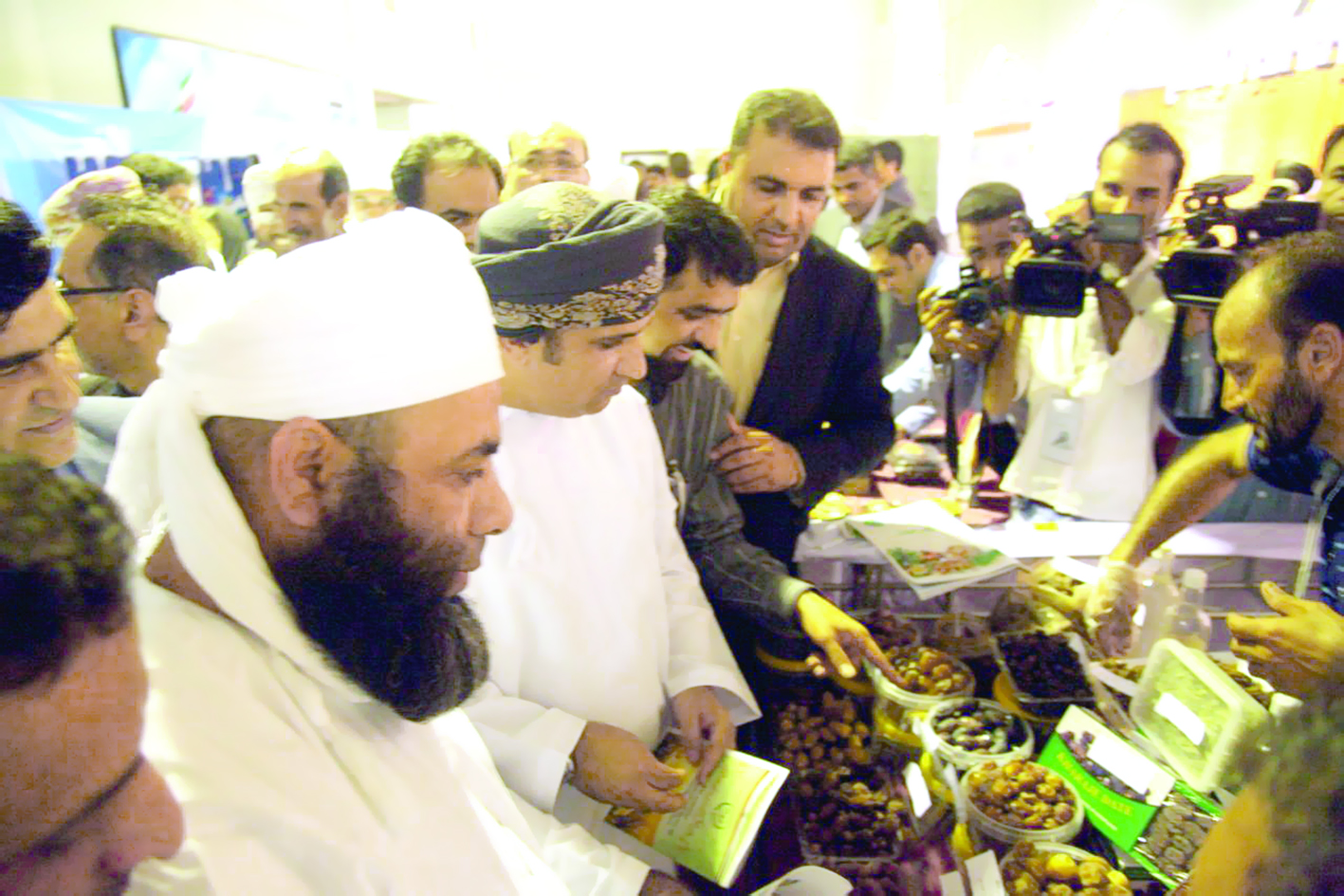 وفد تجاري عماني يبحث استيراد الخضروات مباشرة من إيران