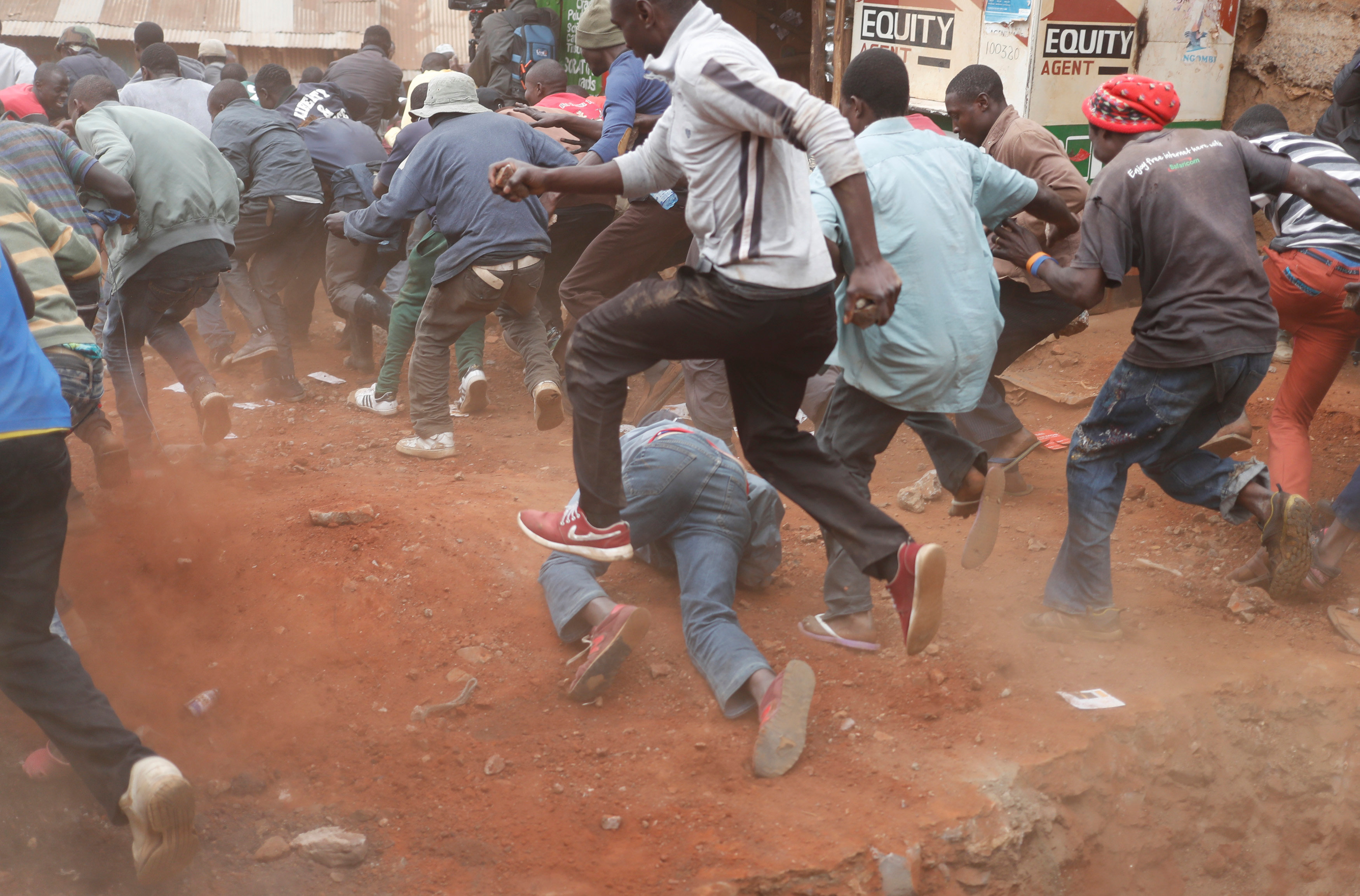 In pictures: Violence erupts in post-election Kenya
