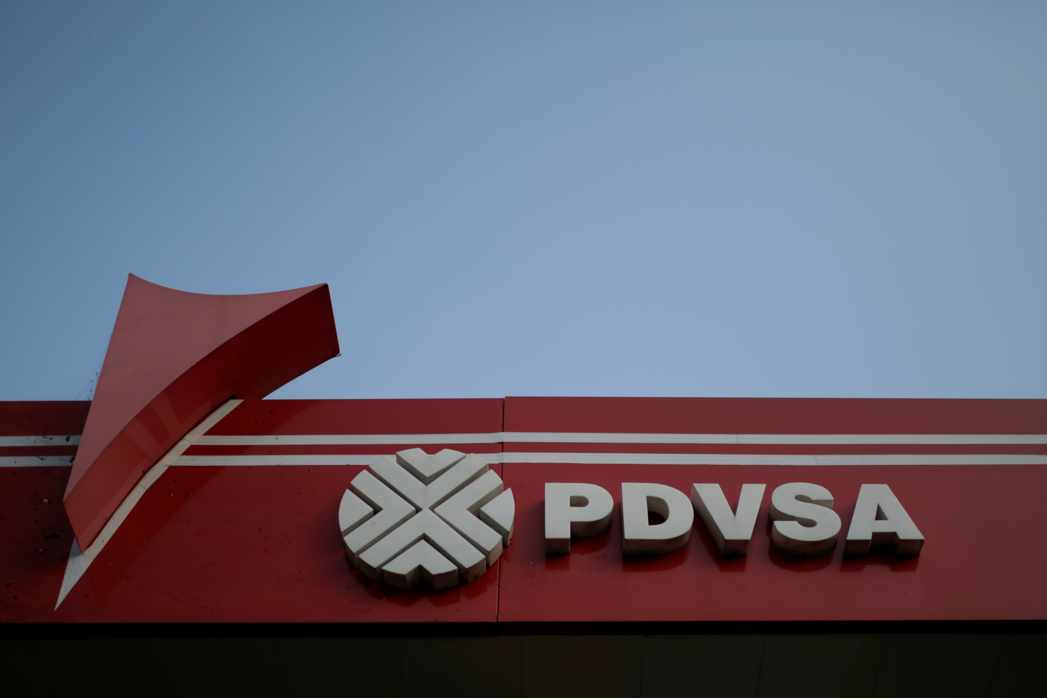 Venezuela's PDVSA oil revenue tumbles amid lower prices, production