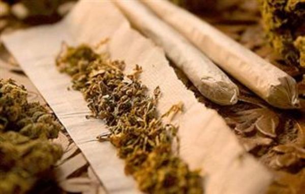 القبض على خمسة آسيويين لحيازتهم المخدرات ببوشر