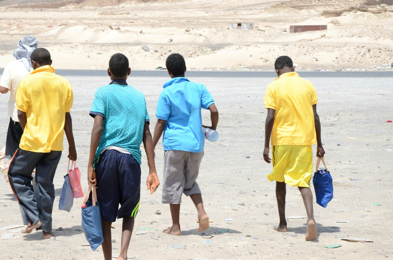 More NGOs follow MSF in suspending Mediterranean migrant rescues