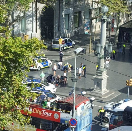 إعلام: 13 قتيلا على الأقل في واقعة الدهس بوسط برشلونة الإسبانية