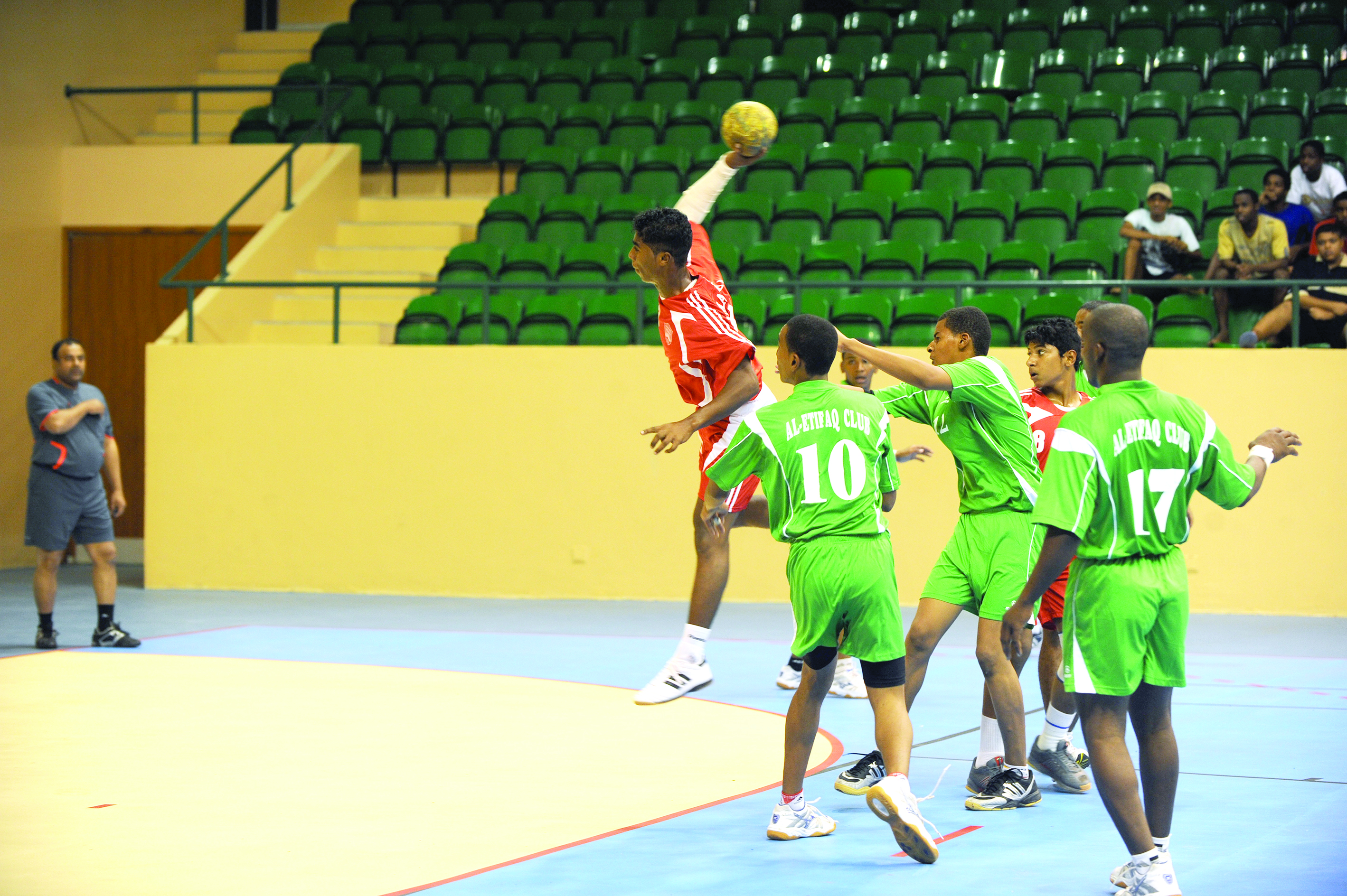 في المربع الذهبي لشباب اليد
اليـوم.. العروبـة يلاقـي أهلـي سداب ونزوى يواجه مجيس