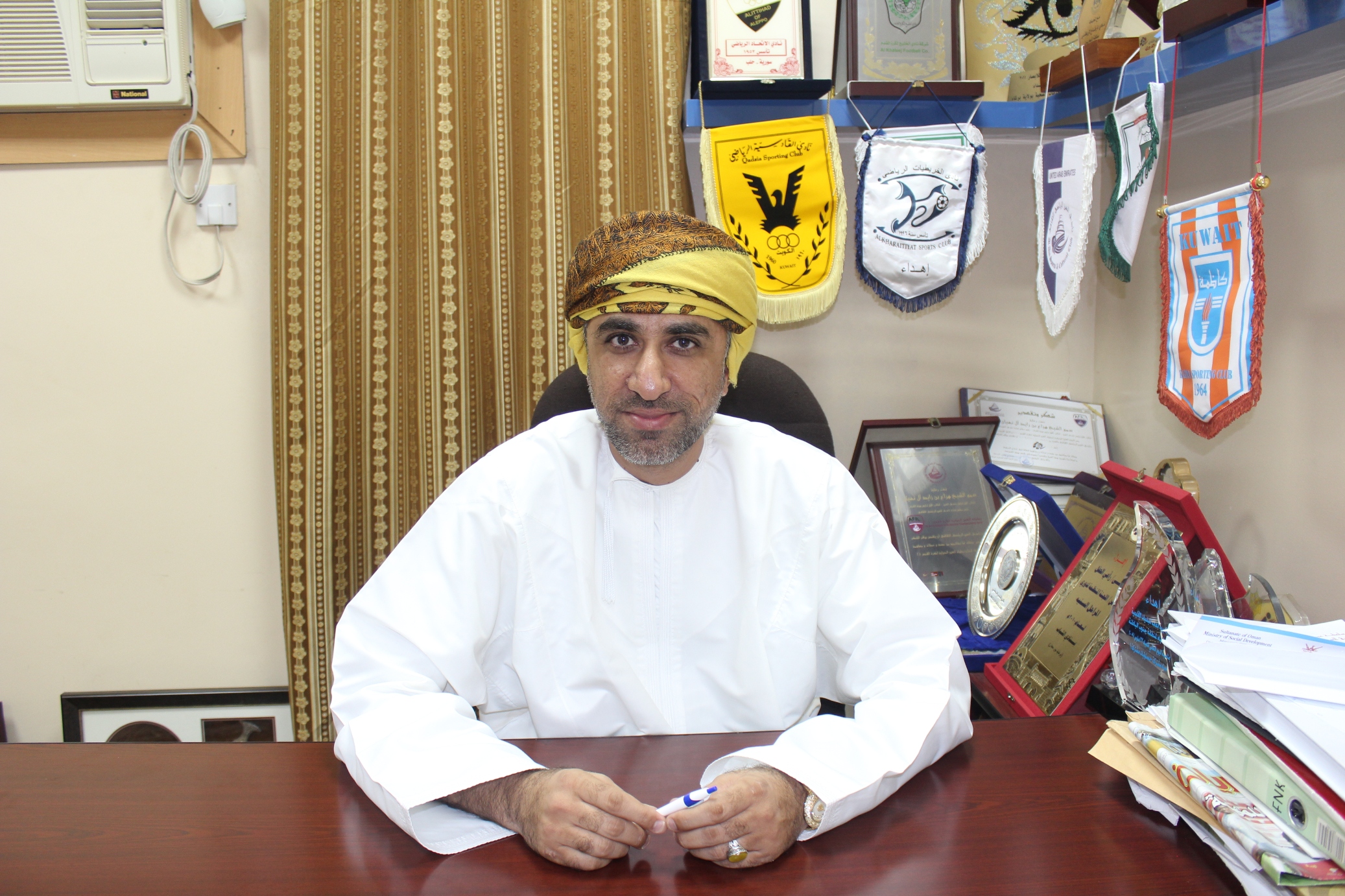 رئيس نادي الشباب يكشف موقف أندية دوري عمانتل من قرار الهبوط الثلاثي