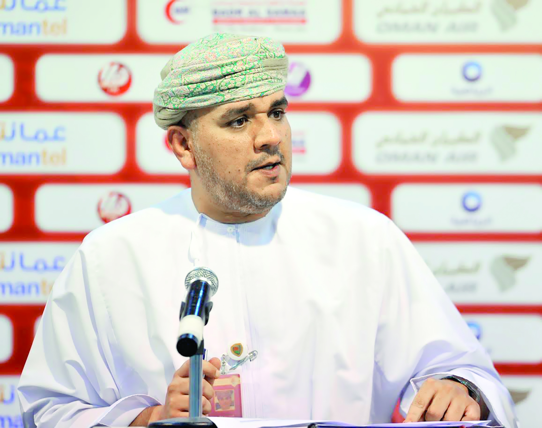 شبيب الحوسني.. بالجمع   والطرح يشرح روزنامة المسابقات