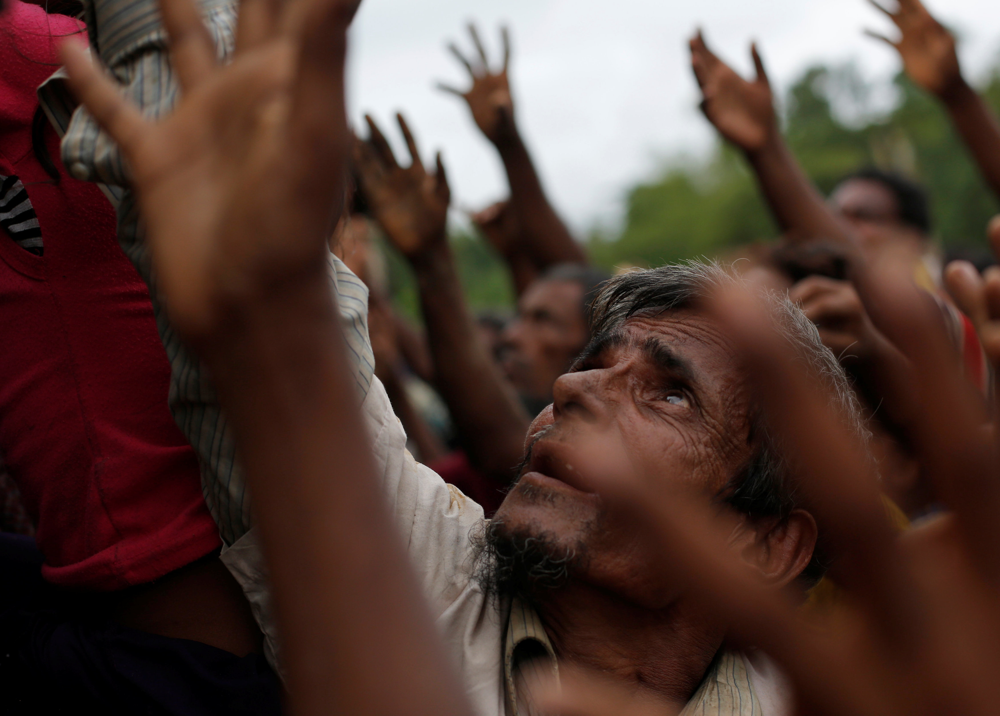 U.N. appeals for aid as Rohingya refugee exodus from Myanmar nears 300,000