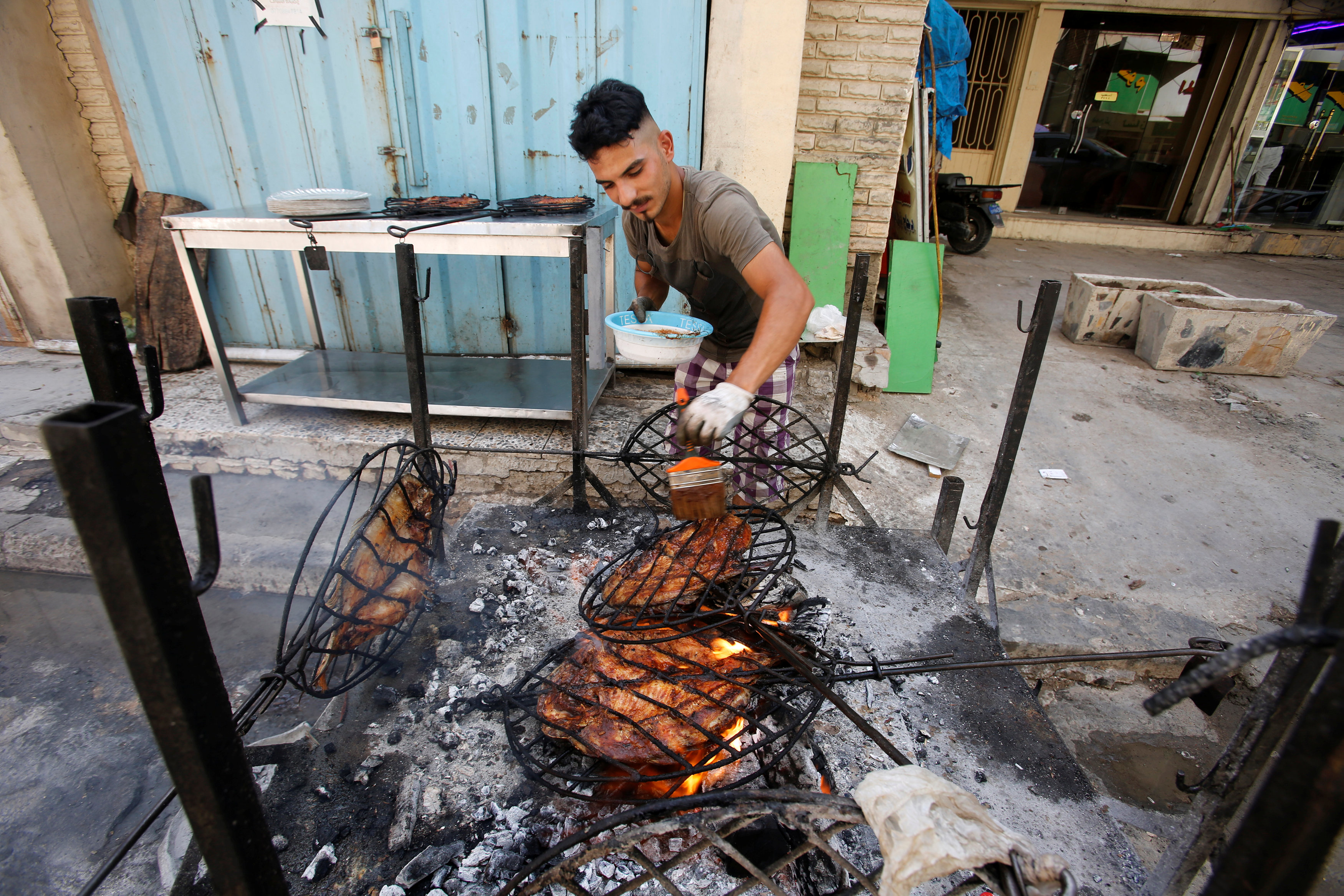 In pictures: Fish vendors at Iraqi market