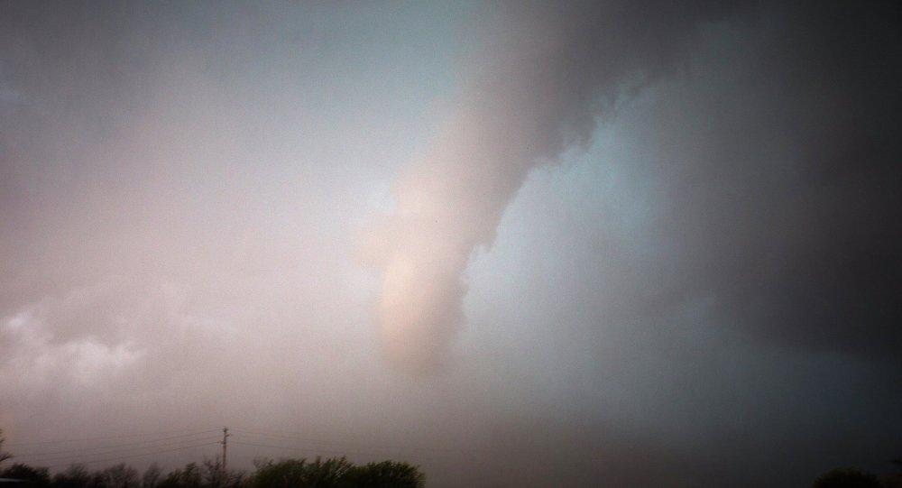 أمريكا تترقب إعصارا جديدا قد يسبب أمواج مياه عاتية