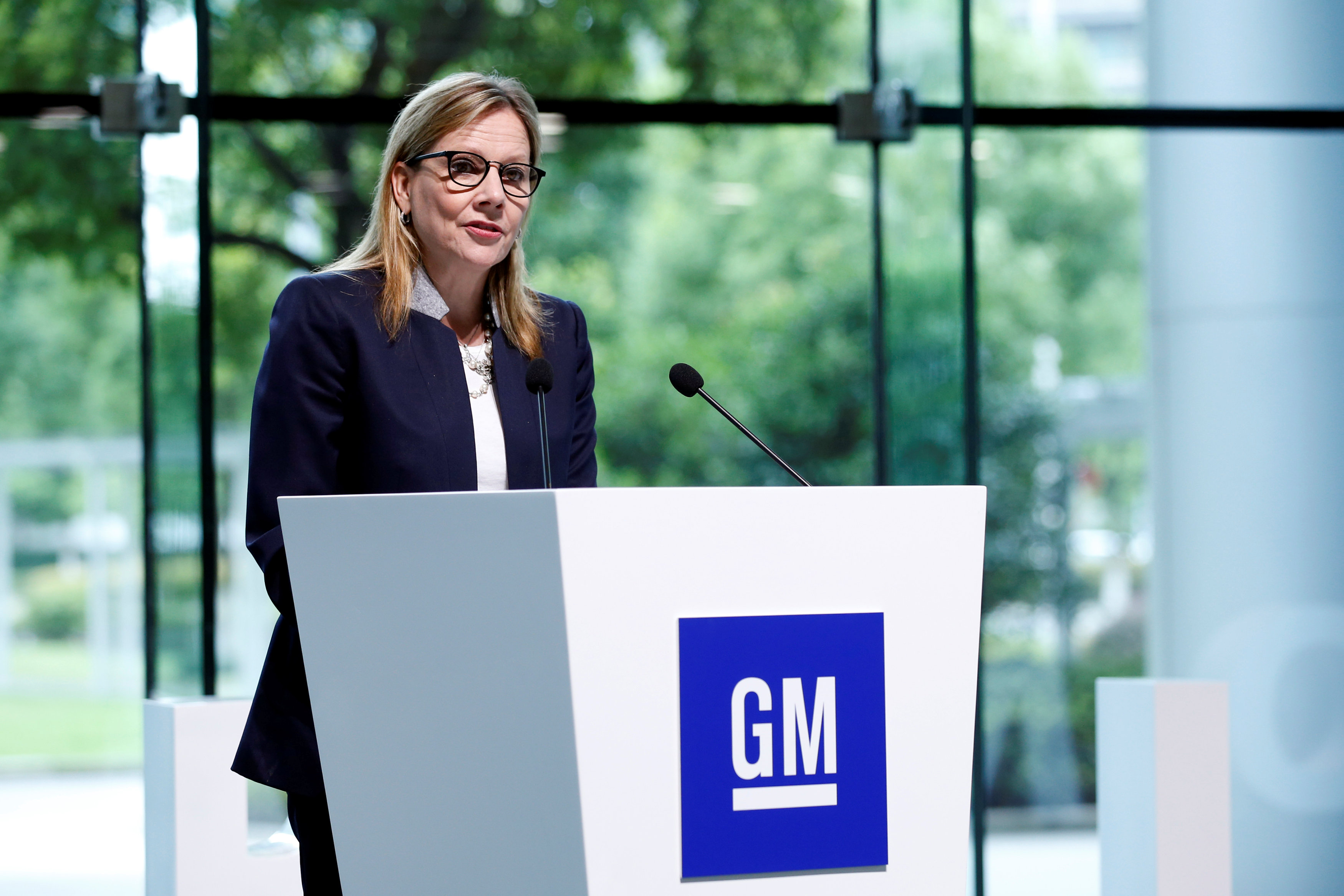 GM's Cruise aims to open self-driving tests to public; timing unclear