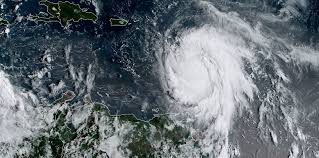 الإعصار ماريا يقترب من جزر العذراء بحلول المساء