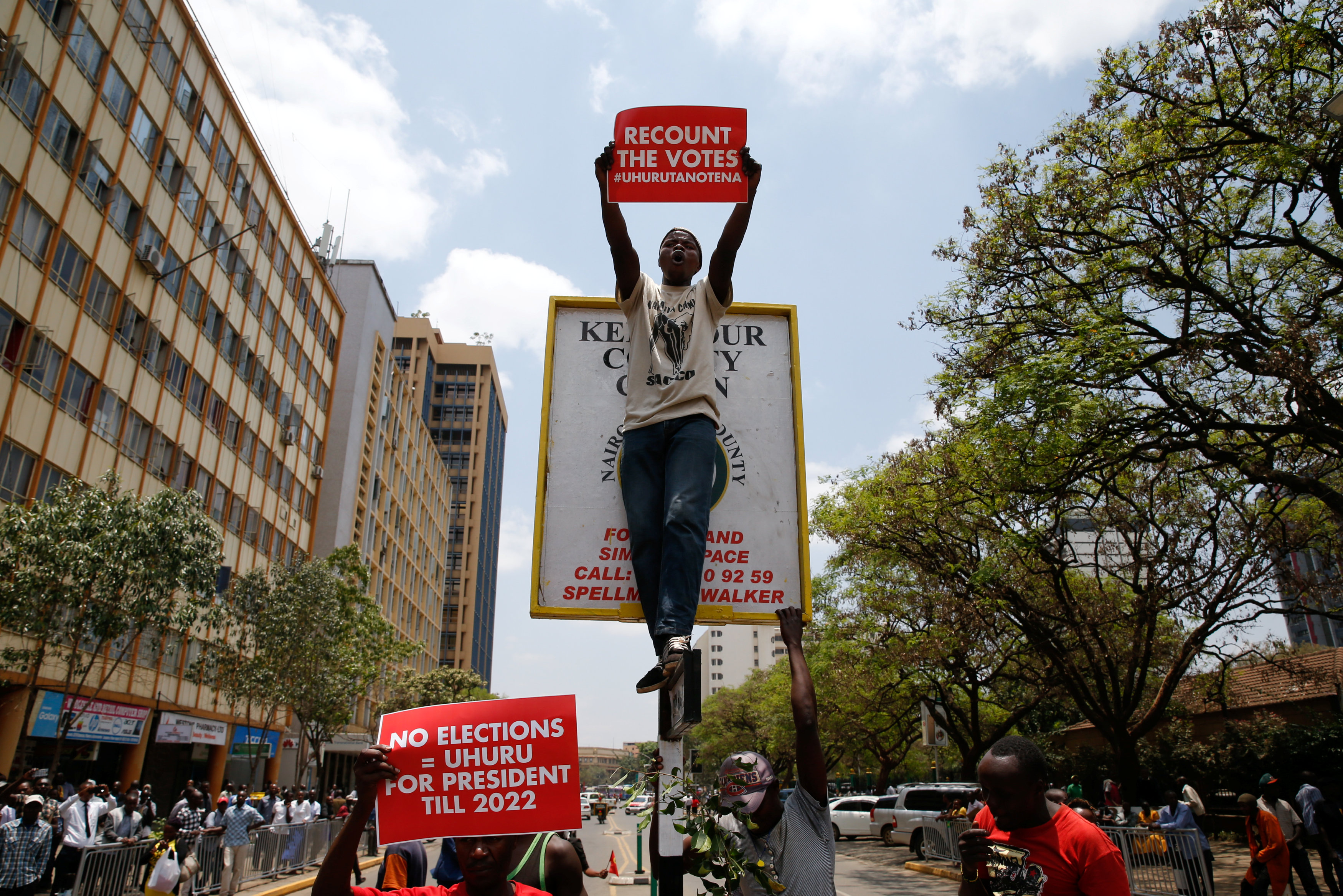 In pictures: Supporters of President Uhuru Kenyatta protest against court decision nullifying his poll victory