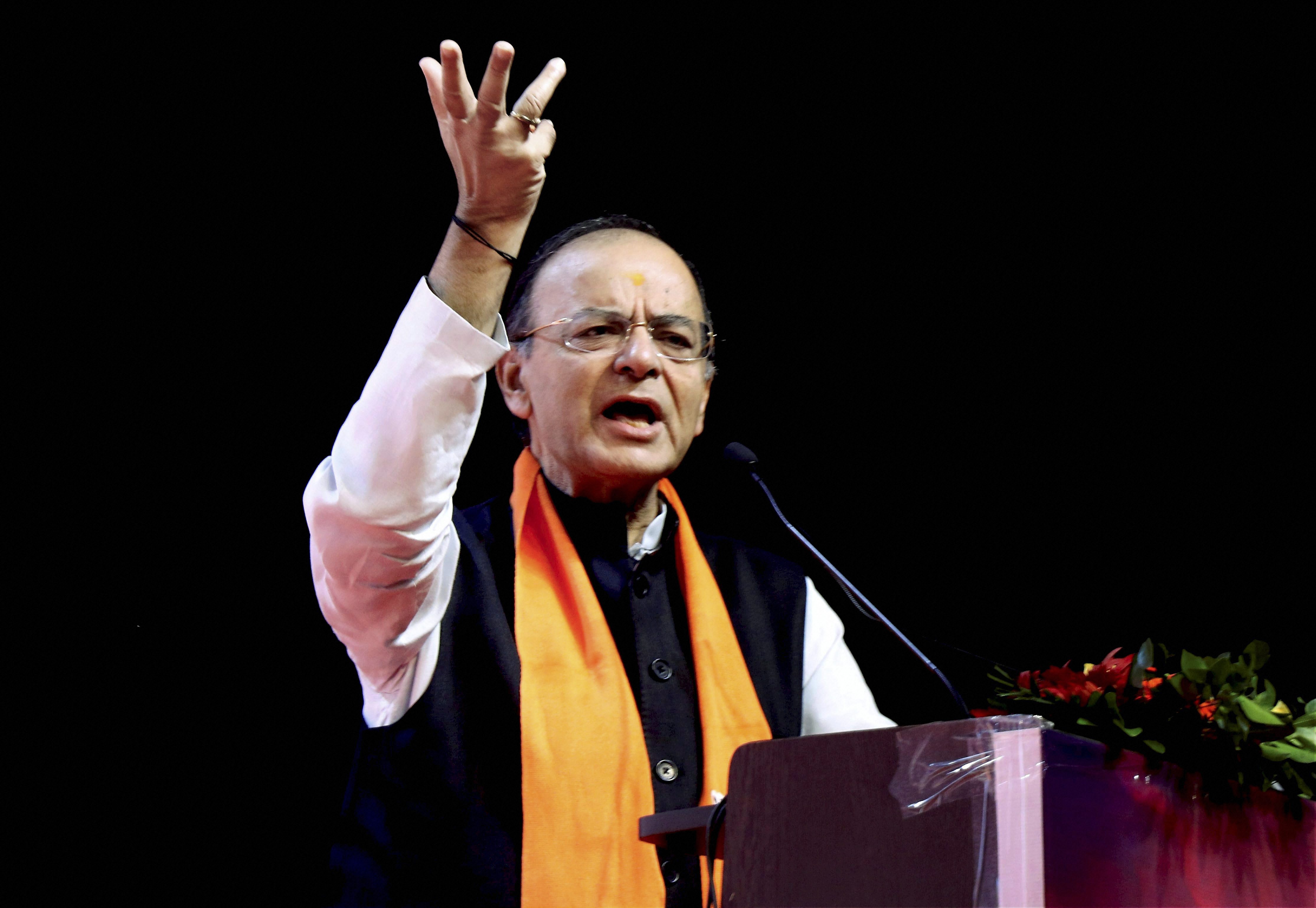 Jaitley reviews state of Indian economy