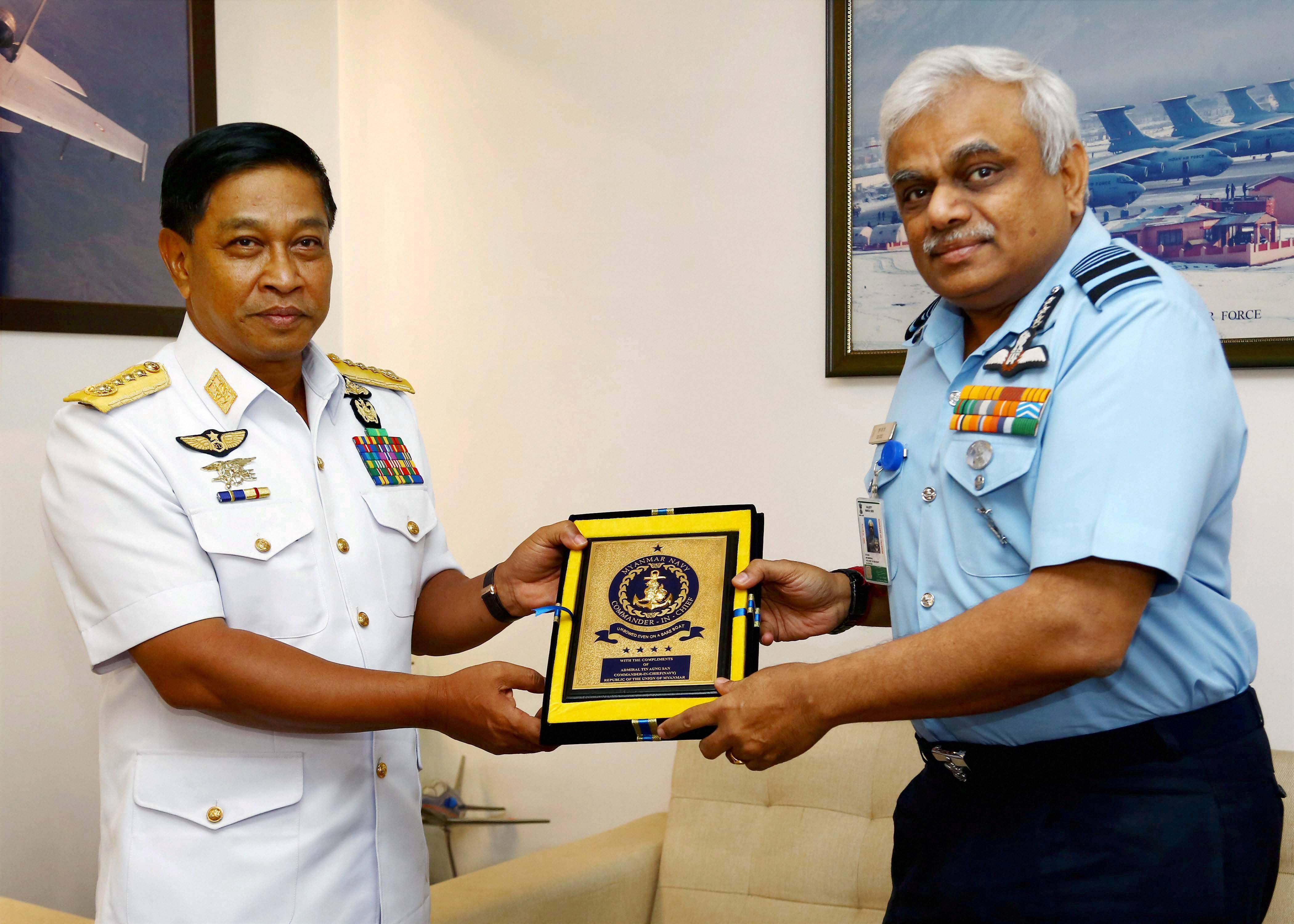 Myanmar Navy's commander-in-chief hold talks with Sitharaman