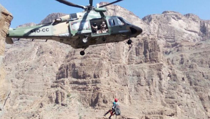 Royal Oman Police saves mountain climbing enthusiasts