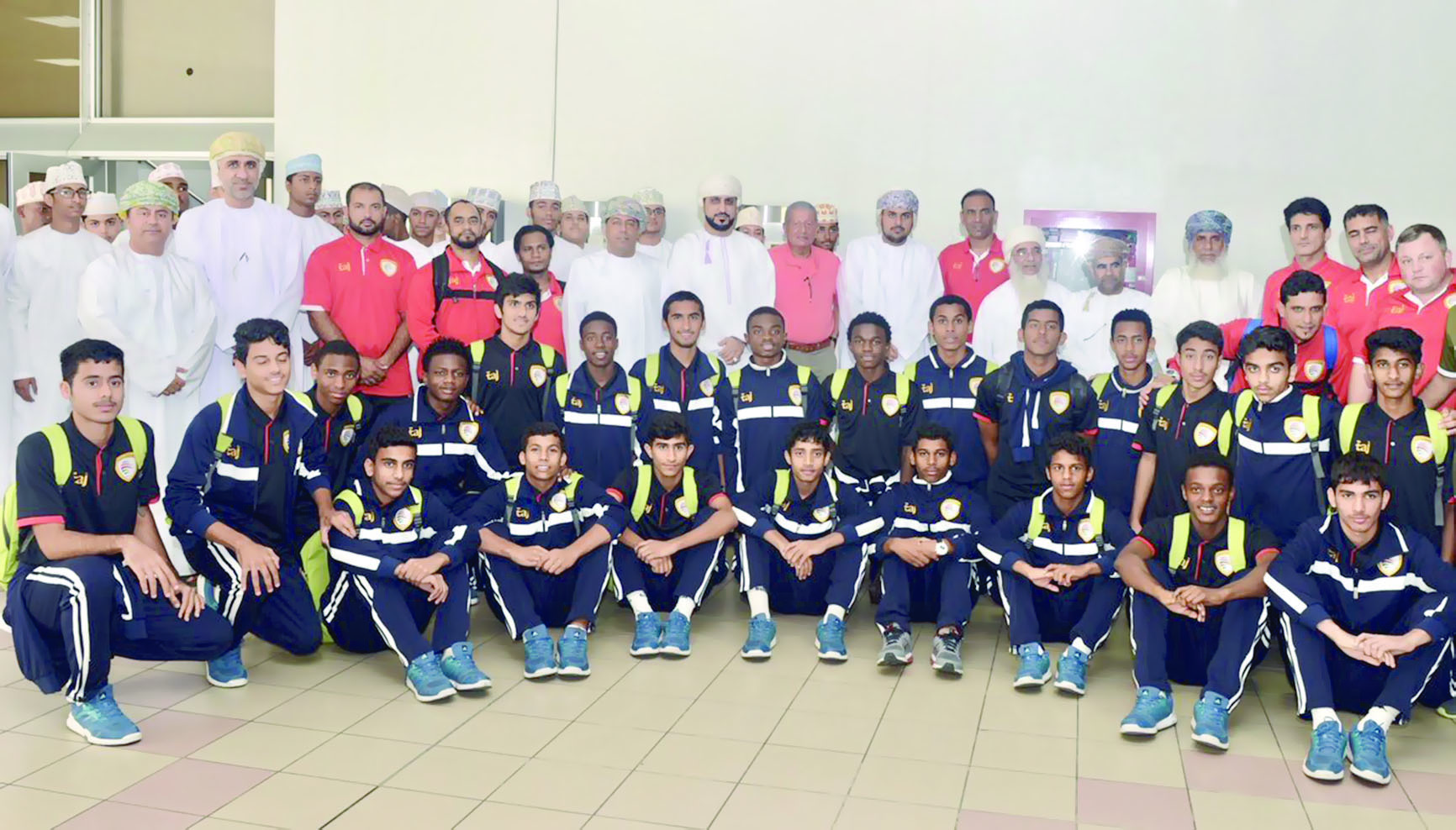 بالورود.. استقبال الأحمر الصغير بعد تأهله لكأس أمم آسيا