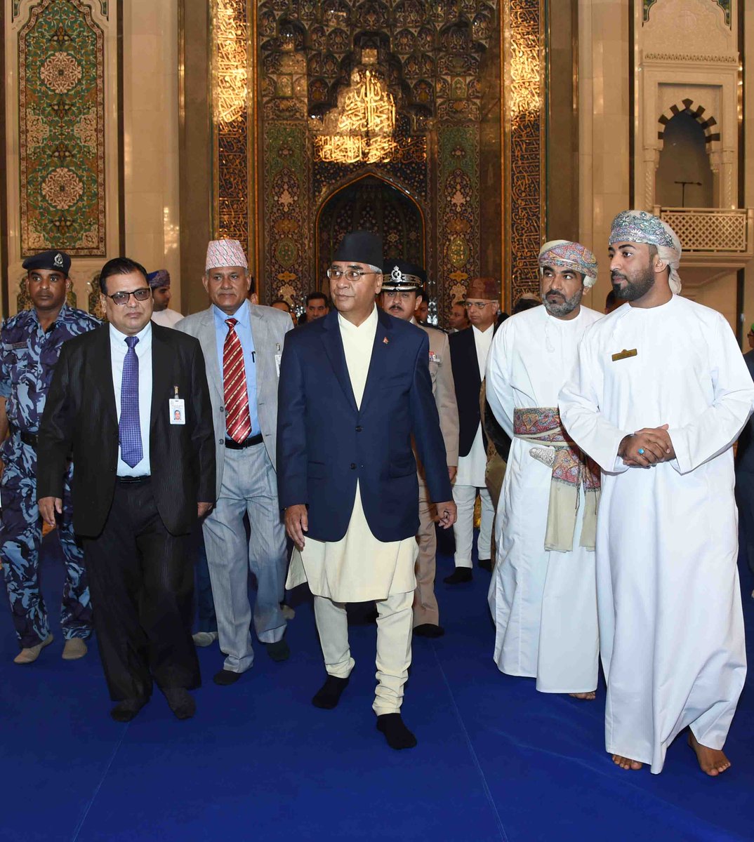 Nepal Prime Minister visits Sultan Qaboos Grand Mosque