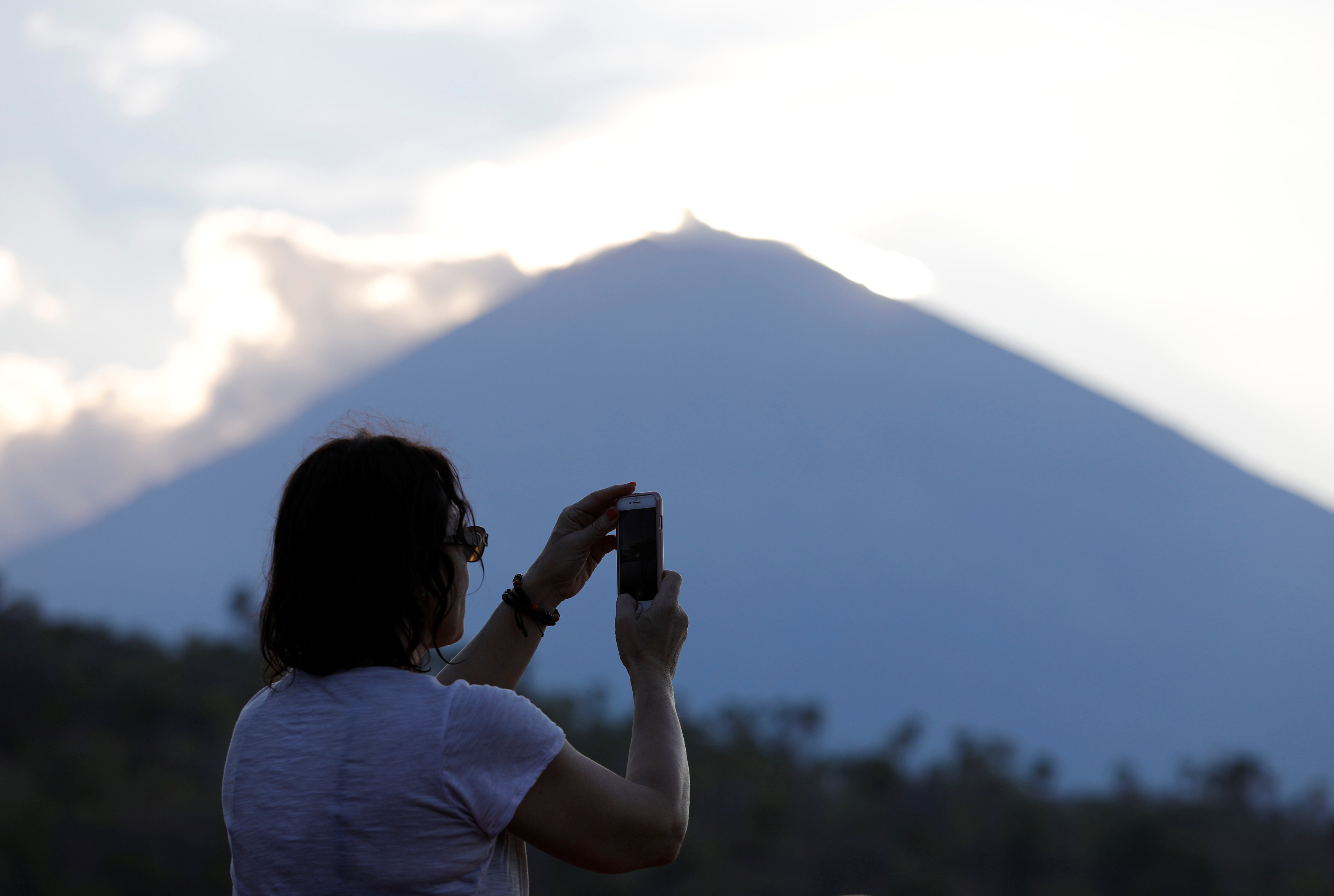 Bali's menacing volcano raises alarm among tourists, holidaymakers