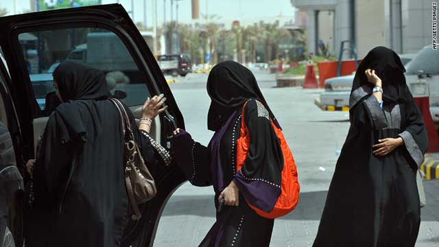 بأمرٍ ملكي.. السعودية تسمح للمرأة بقيادة السيارة