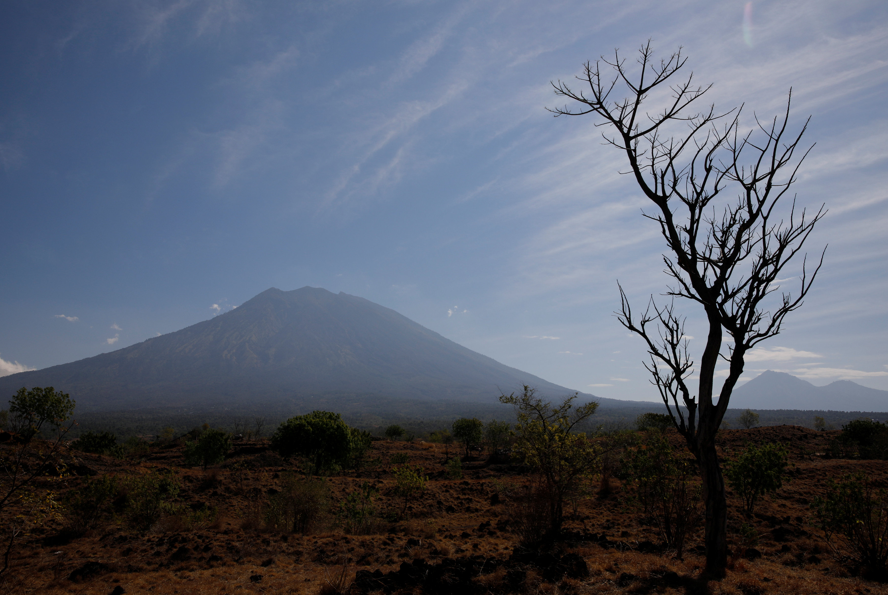 Indonesia prepares to divert Bali-bound flights in case of volcanic eruption