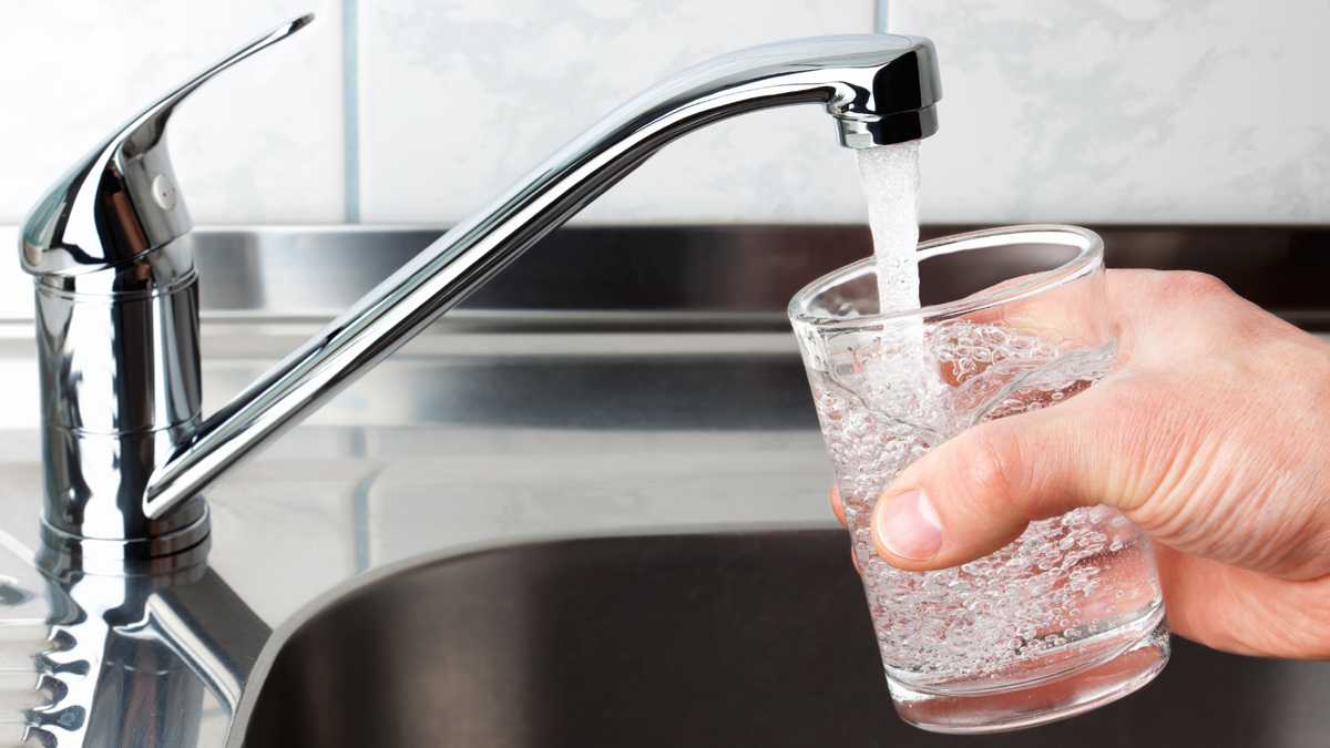 احذروا الشرب من مياه الصنبور.. 80% منها ملوث!