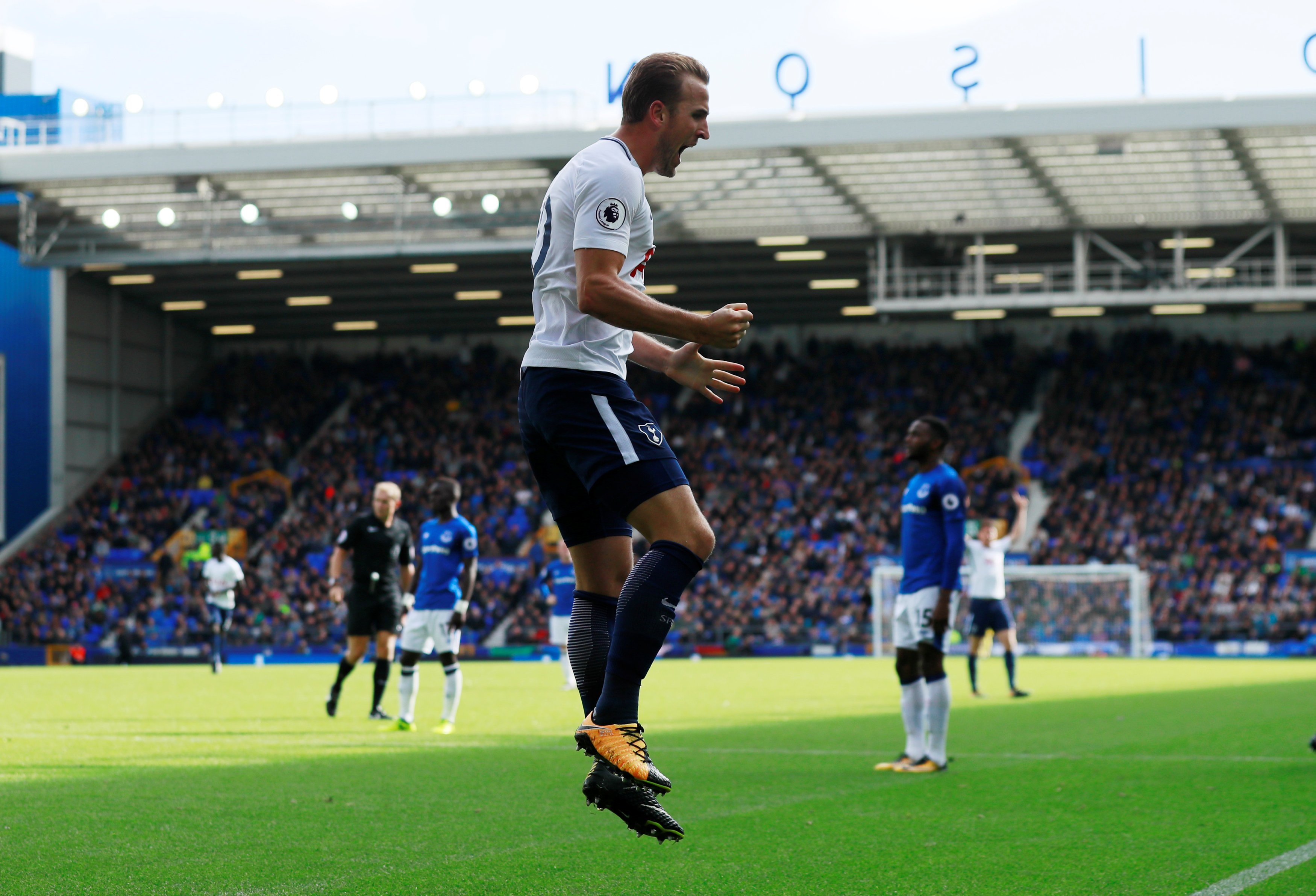 Football: Kane double leads Tottenham to victory at Everton