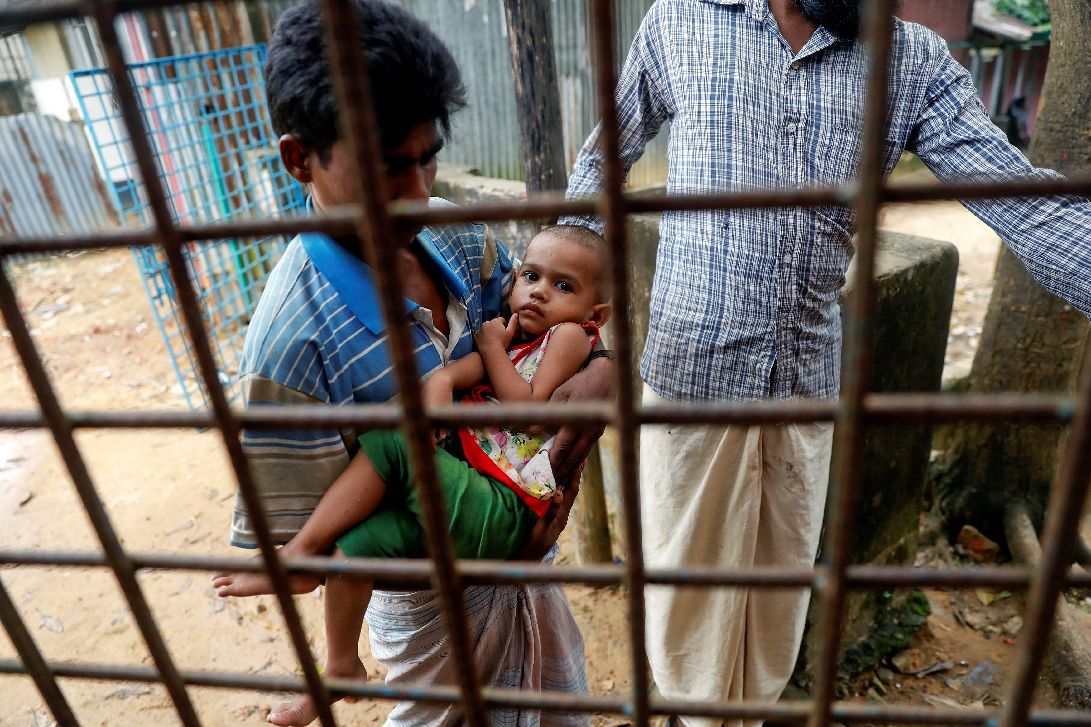 In pictures: Cholera vaccination for Rohingya refugees in Bangladesh