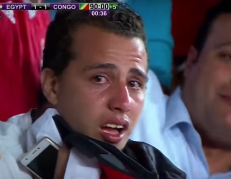 بالفيديو.. مشجع مصري يحصل على مكافأة والسبب!