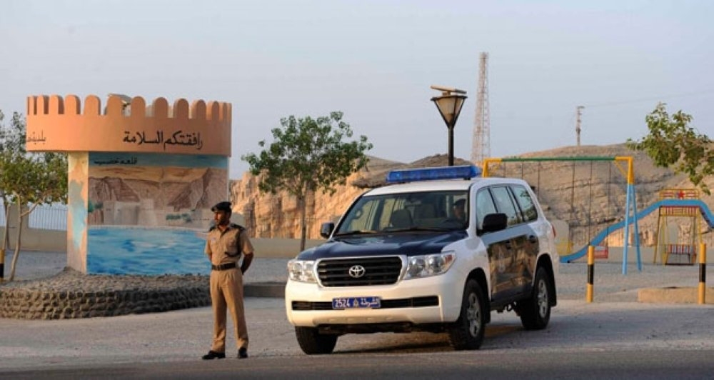 بينهم مواطنون.. الشرطة تضبط  تسعة متهمين بسرقة اللبان في ظفار