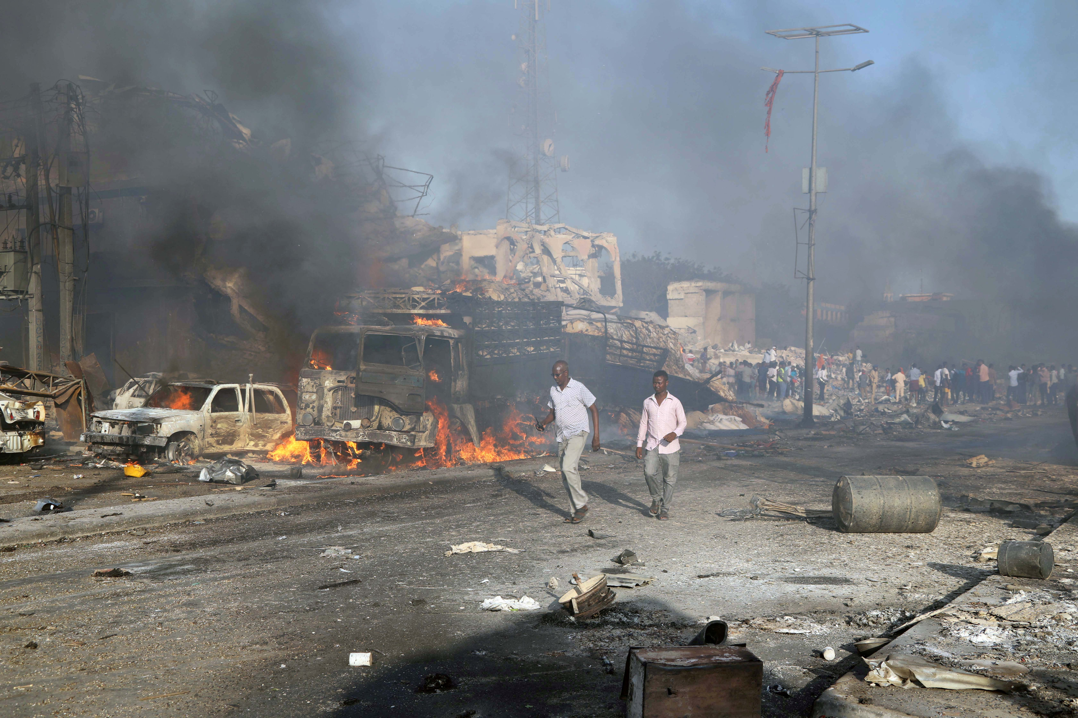 In pictures: Bomb attacks in Mogadishu