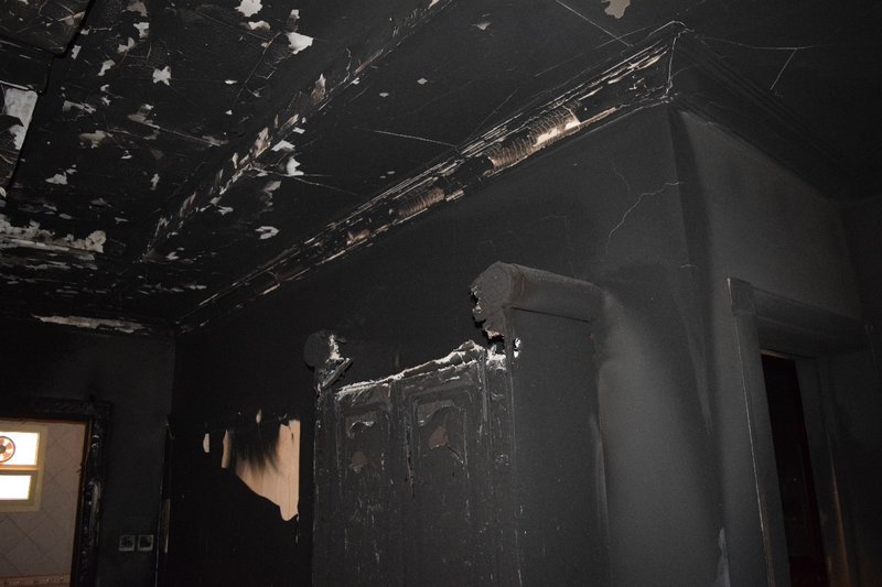 مأساة بالسعودية.. مُنقذ 50 شخصا من حريق يُصدم بوفاة عائلته حرقا