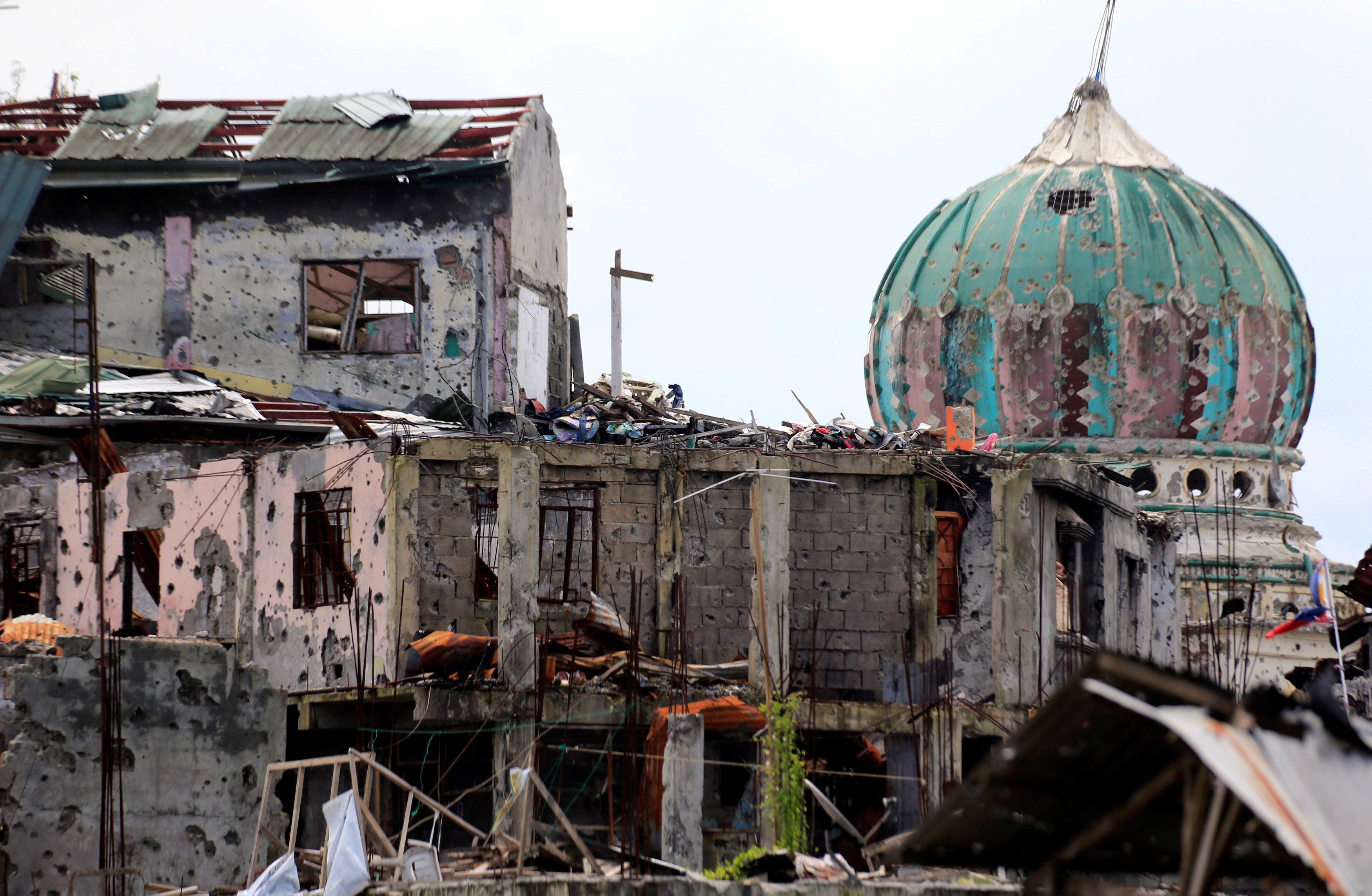 Fierce firefight as Philippines' toughest urban war down to last building in Marawi City