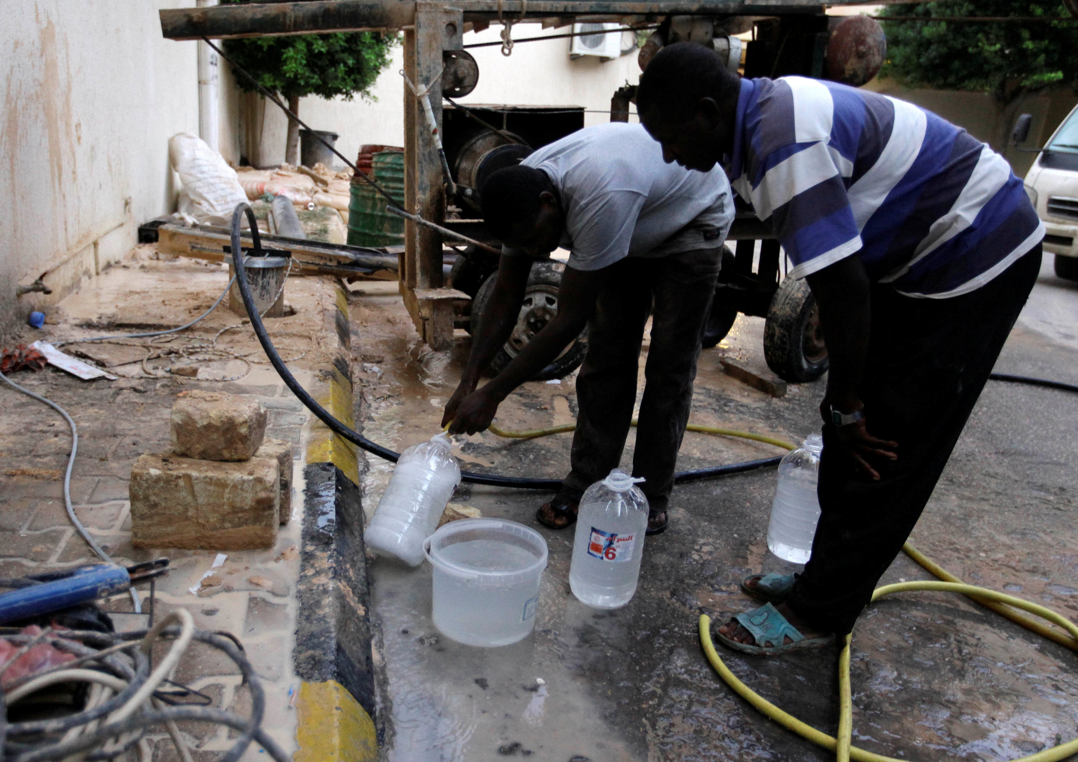 Libyans dig for water in latest test for residents of Tripoli