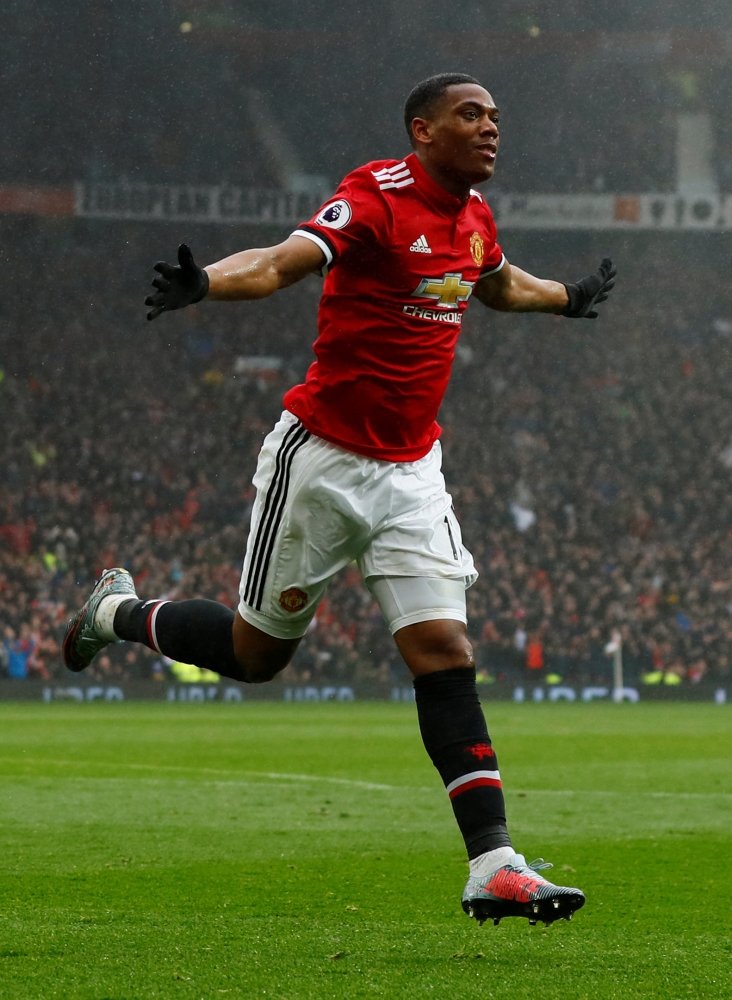 تحت المطر.. مانشستر يونايتد يخطف توتنهام!