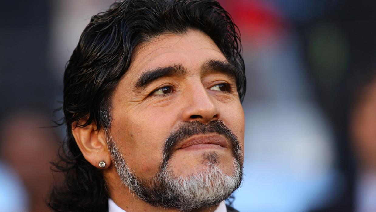 مارادونا: آمل أن يتأهل منتخب مصر إلى كأس العالم