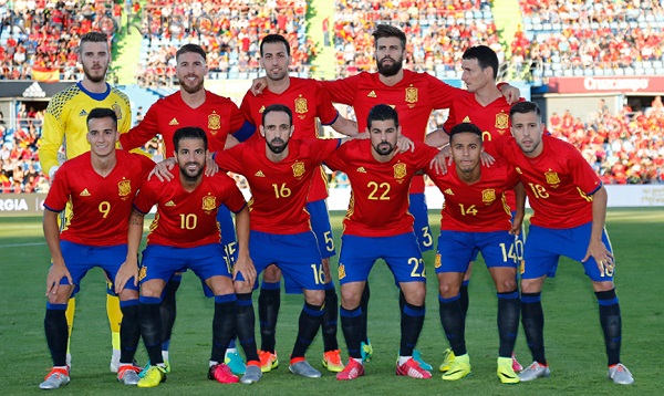 اسبانيا تتأهل إلى المونديال وايطاليا تخوض الملحق