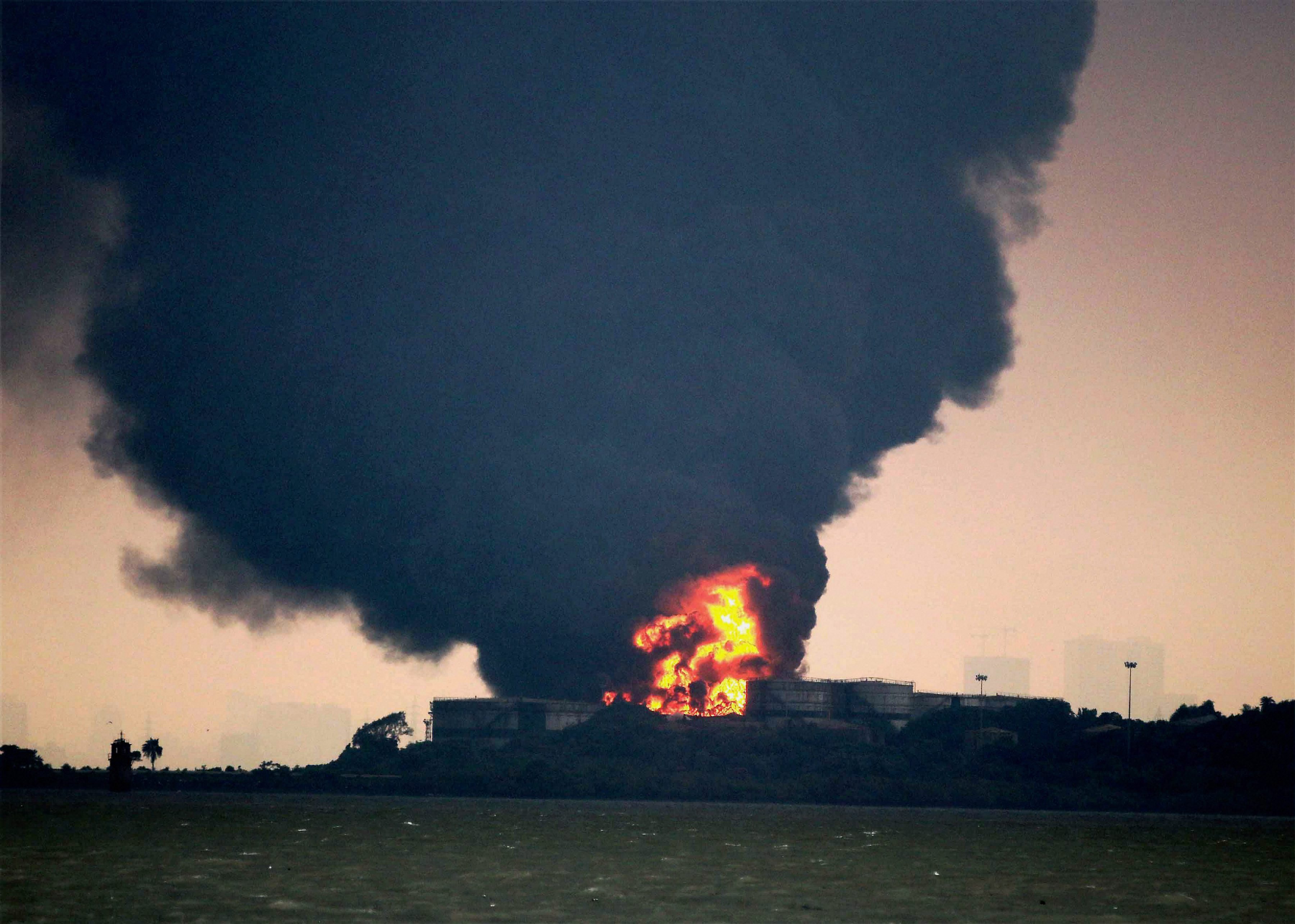 Mumbai oil tank fire: Port says need more time to extinguish