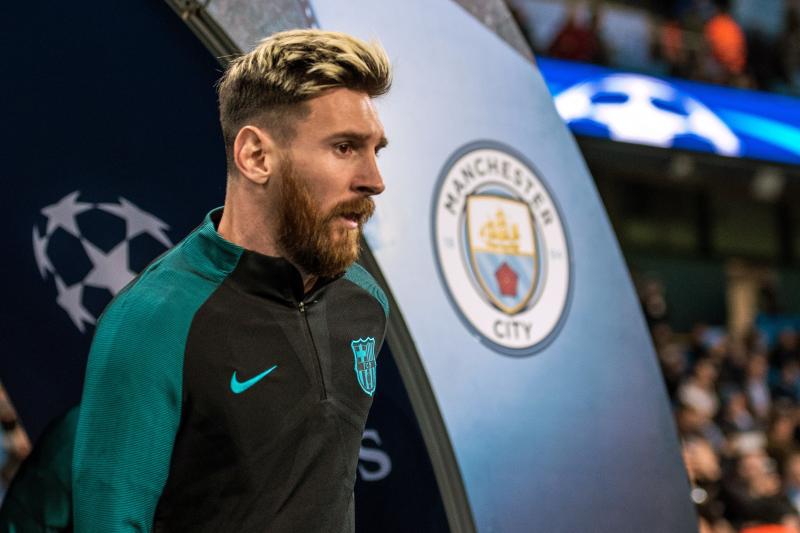 مانشستر سيتي يتربص لضرب برشلونة في مقتل