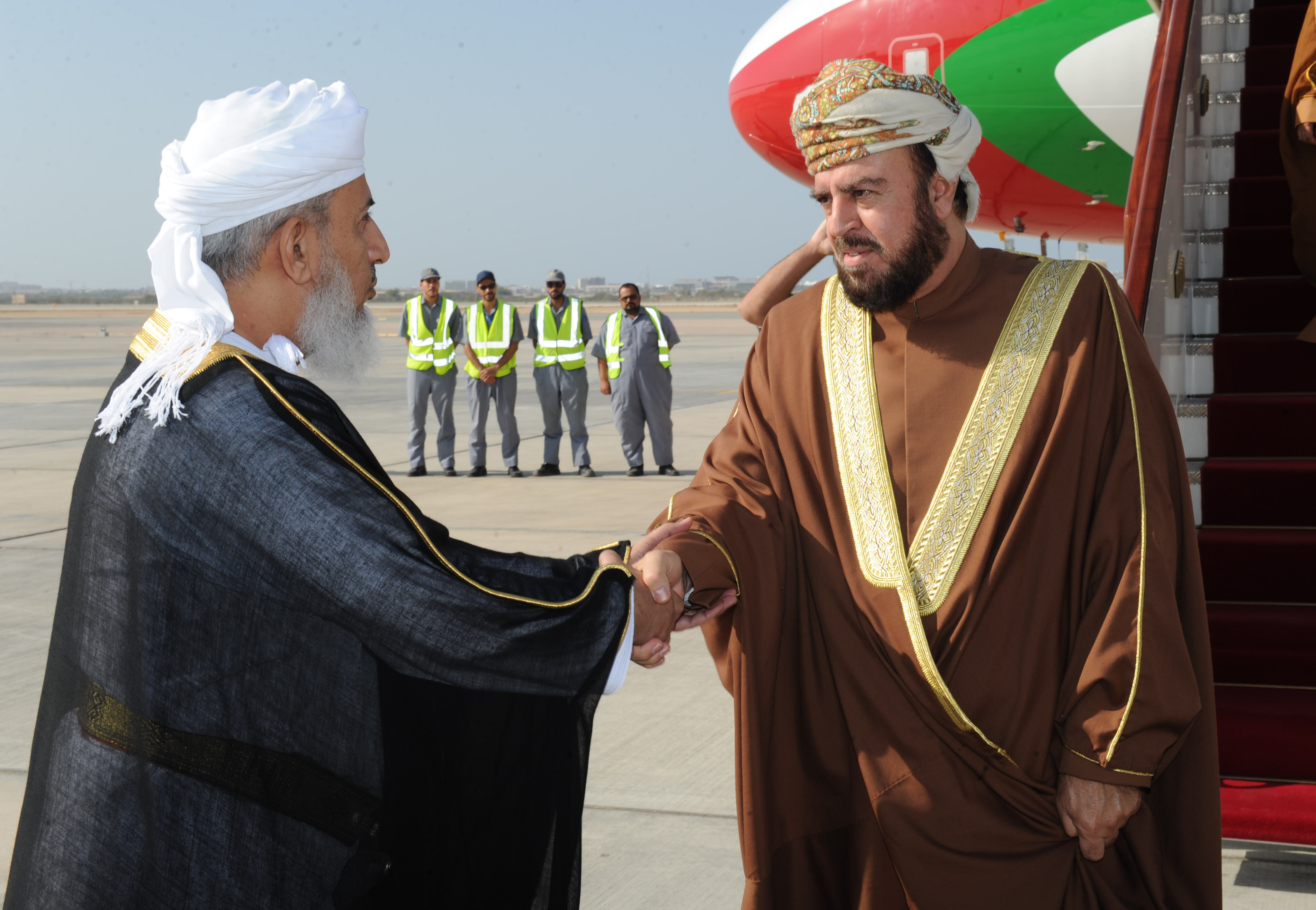 السيد أسعد يعود إلى البلاد