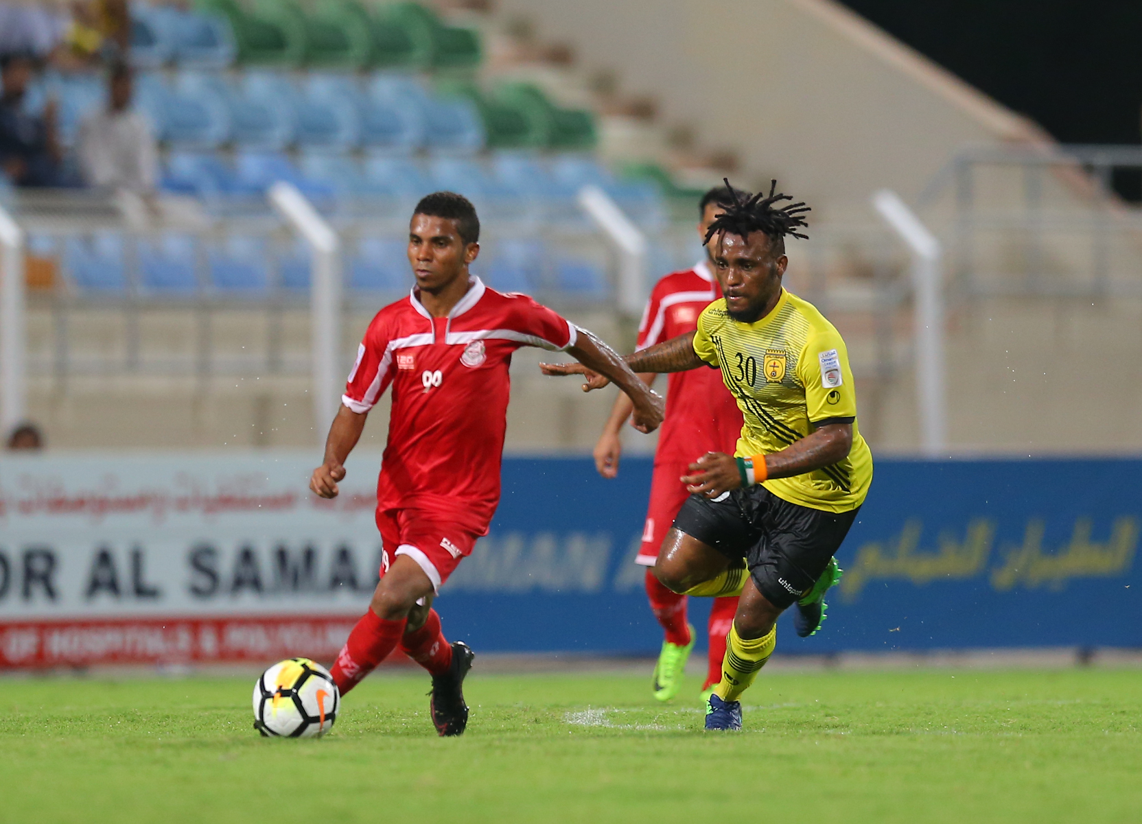 كم بلغ عدد الصفقات في دوري عمانتل بعد نهاية الميركاتو؟