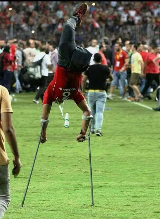 قصة صورة لمشجع مصري أثارت إعجاب الملايين