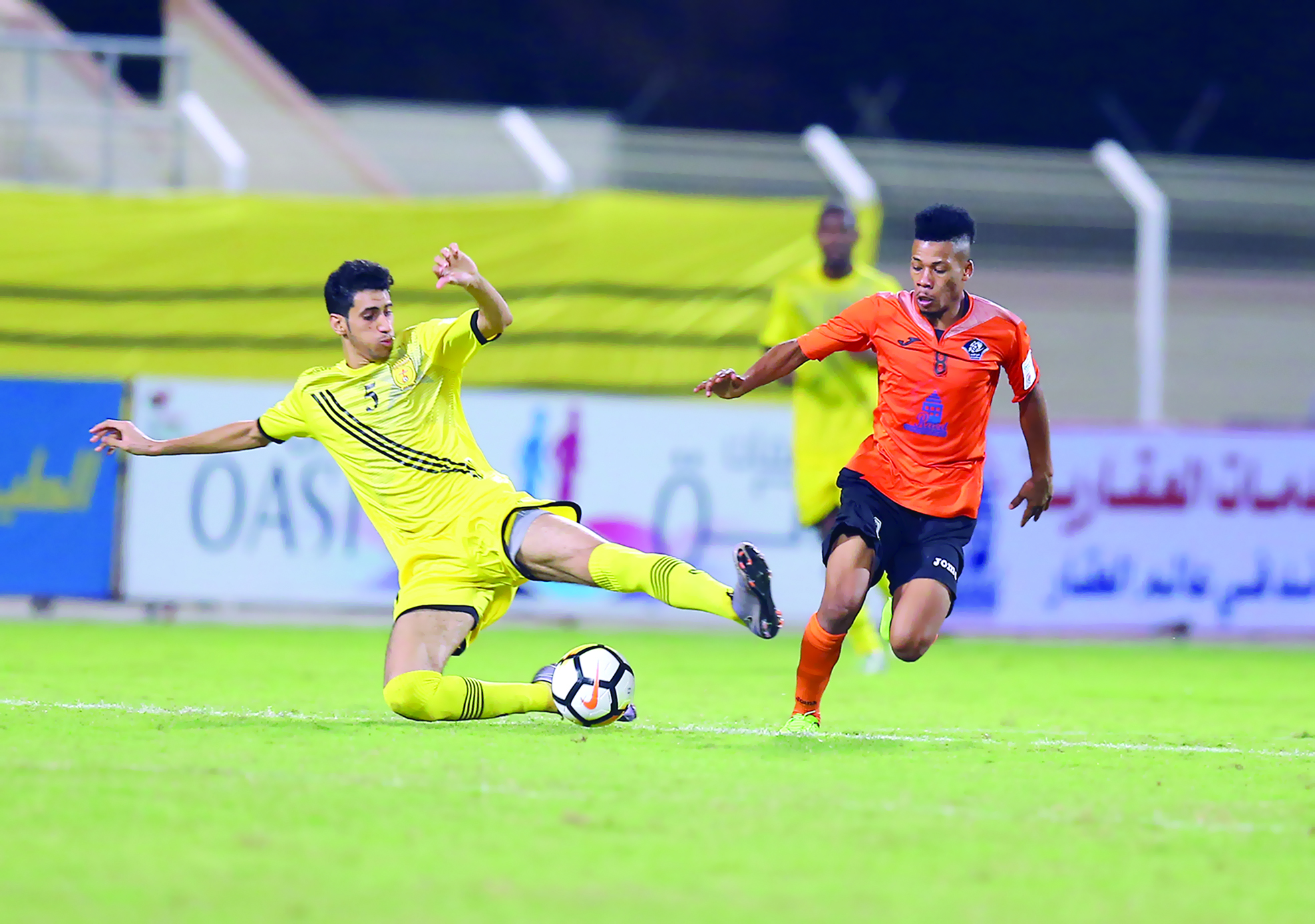 موقعة ساخنة بين «المارد»و«السويق»في الجولة الـ11 لـ «دوري عُمانتل»قمة جماهيرية تجمع «صحار» و«الشباب»